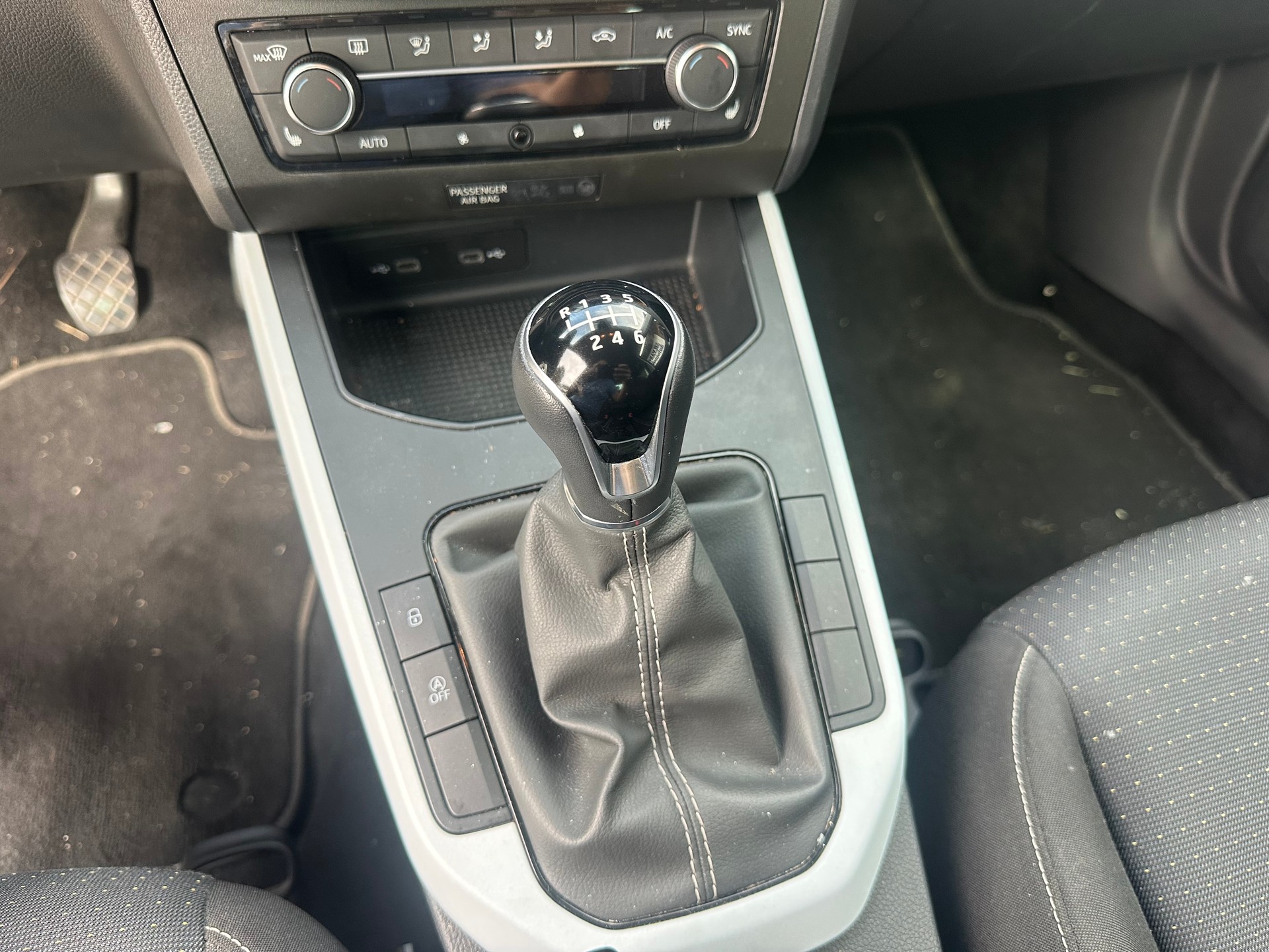 SEAT Arona 1.0 TSI Eco Style-image-10