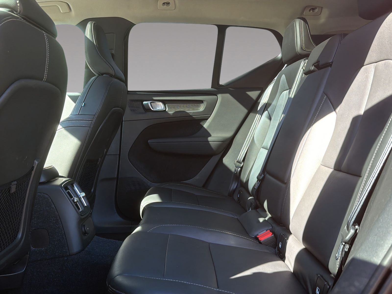 VOLVO XC40 1.5 T5 PiH R-Design Expression-image-13