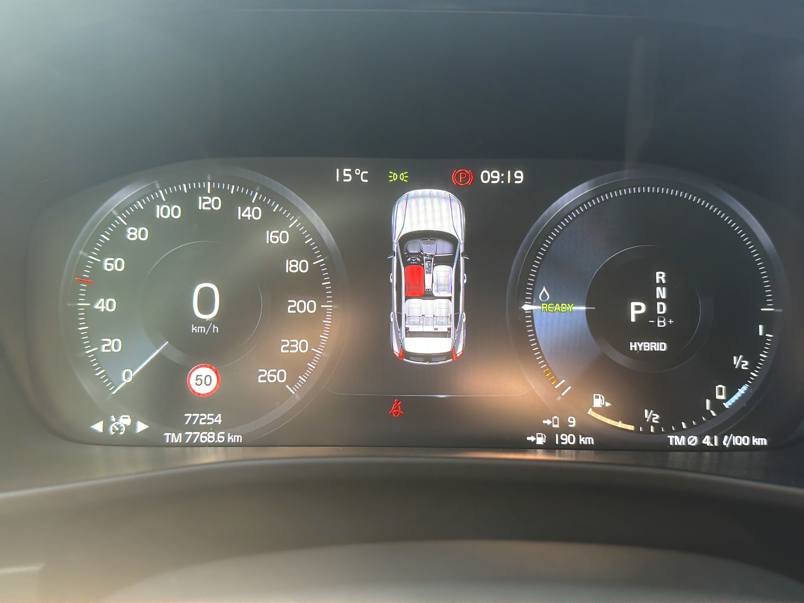 VOLVO XC40 1.5 T5 PiH R-Design Expression-image-8