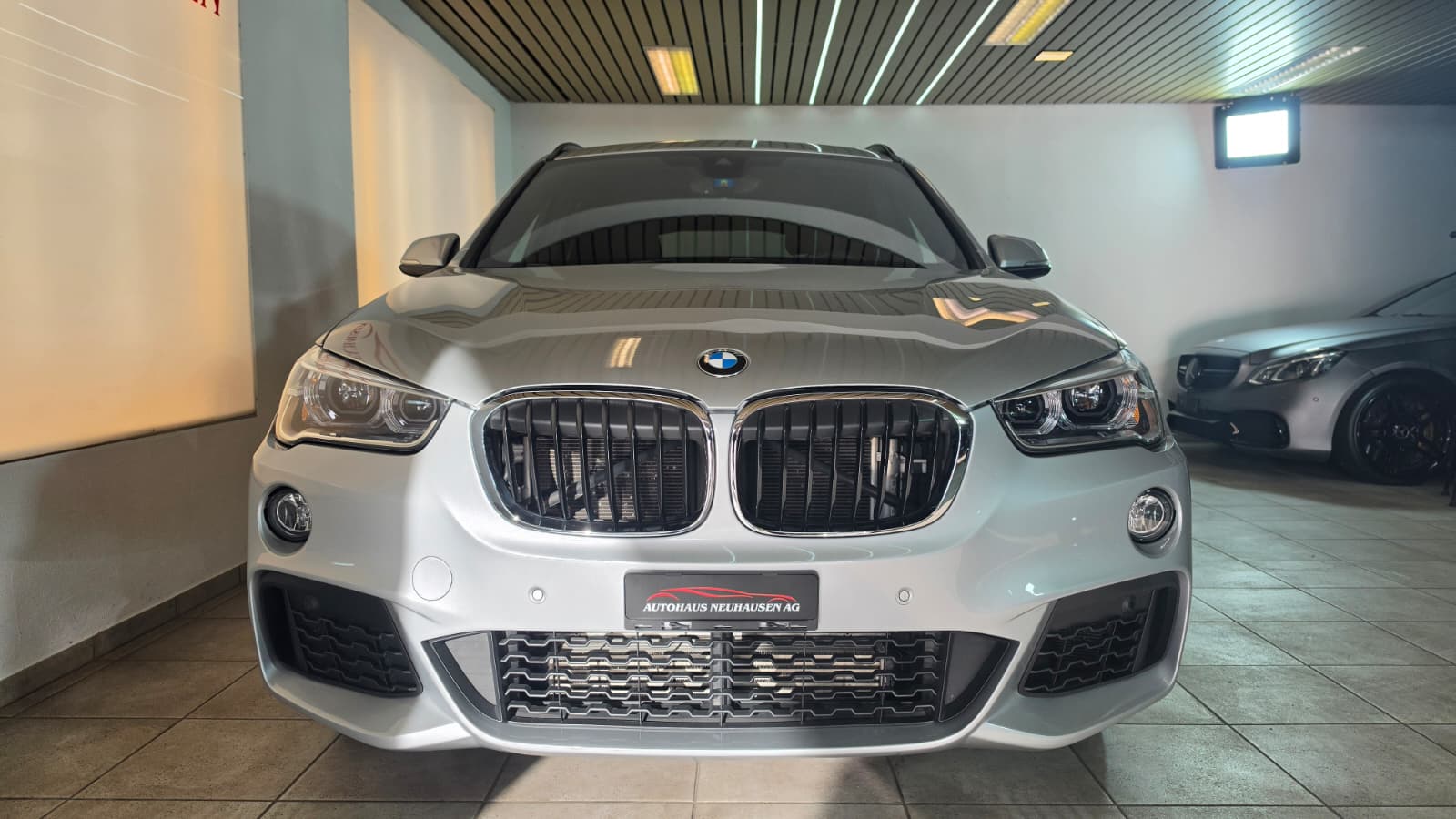 BMW X1 xDrive 20i M Sport Steptronic, TOP AUSTATTUNG, SCHWEIZER FAHRZEUG, FRISCH AB SERVICE-showroom-element-1