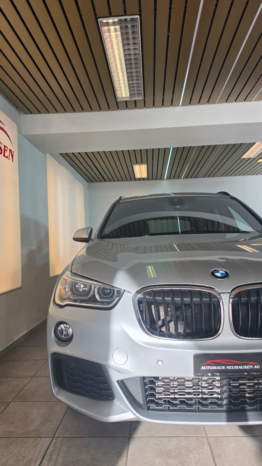 BMW X1 xDrive 20i M Sport Steptronic, TOP AUSTATTUNG, SCHWEIZER FAHRZEUG, FRISCH AB SERVICE-showroom-element-3