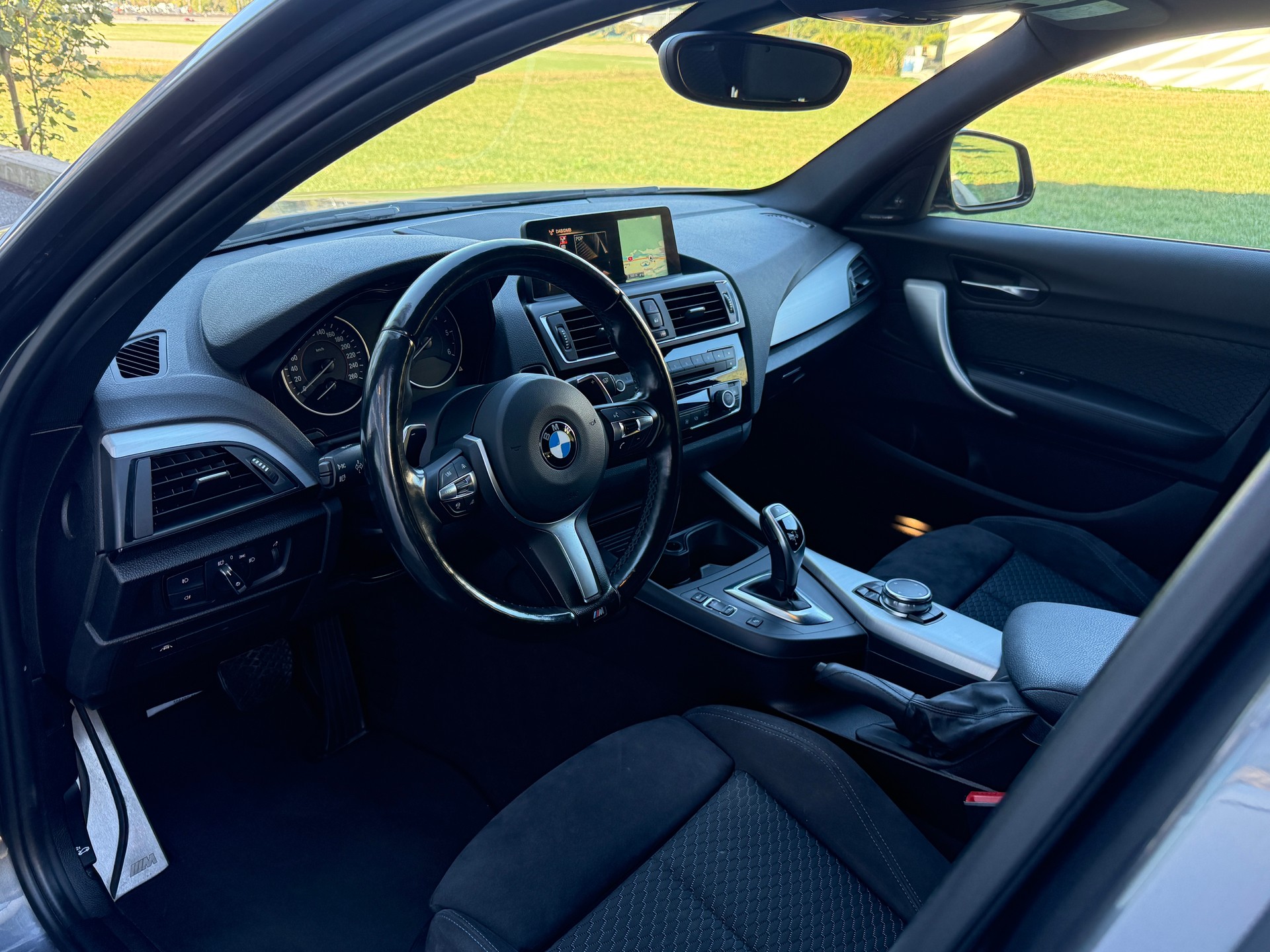 BMW 120d xDrive M Sport Steptronic-image-4