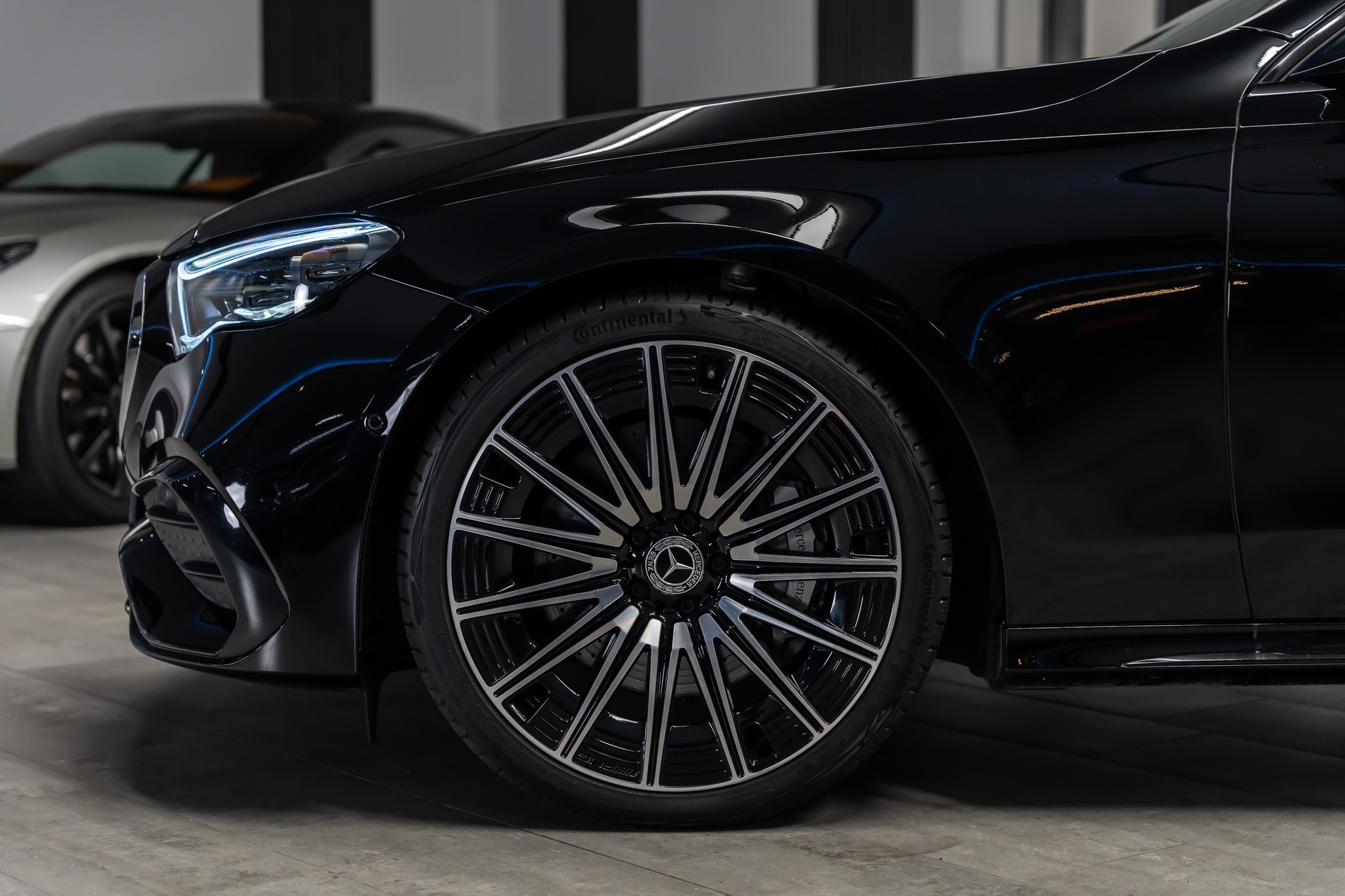 MERCEDES-BENZ E 450 d 4Matic 9G-Tronic AMG Line *Hyper-Screen*Iconic-Glow*Panorama*Burmester-4D*-showroom-element-3