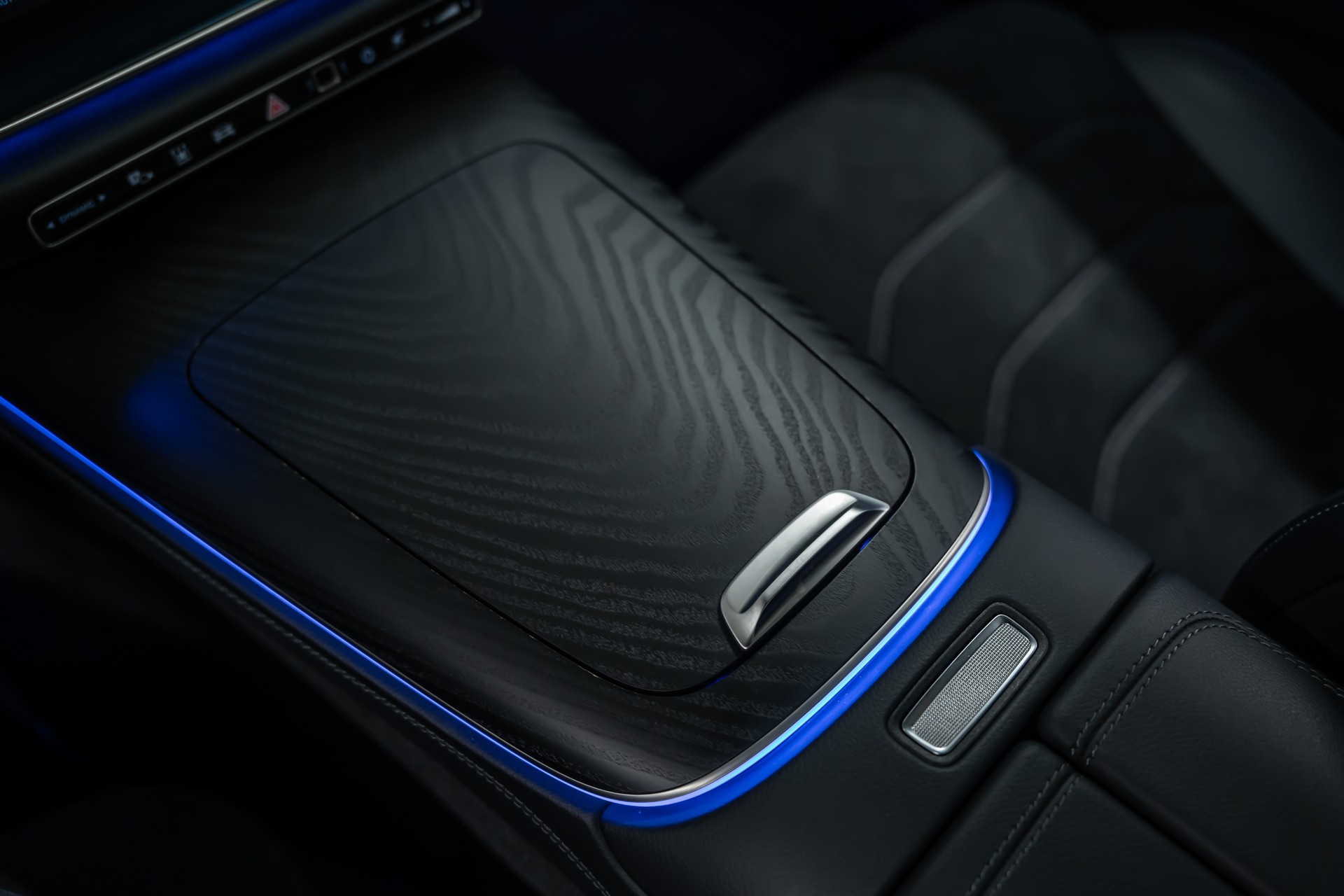 MERCEDES-BENZ E 450 d 4Matic 9G-Tronic AMG Line *Hyper-Screen*Iconic-Glow*Panorama*Burmester-4D*-image-23