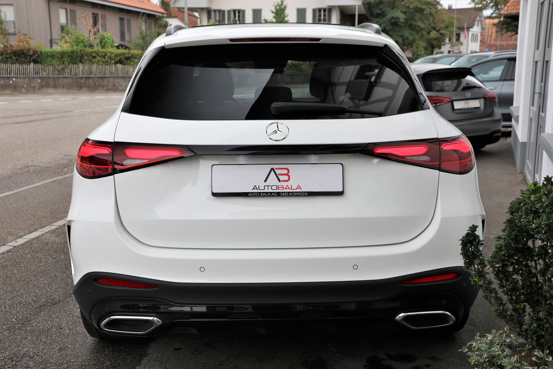 MERCEDES-BENZ GLC 300 4Matic AMG Line 9G-Tronic (CH) MSI+-image-6