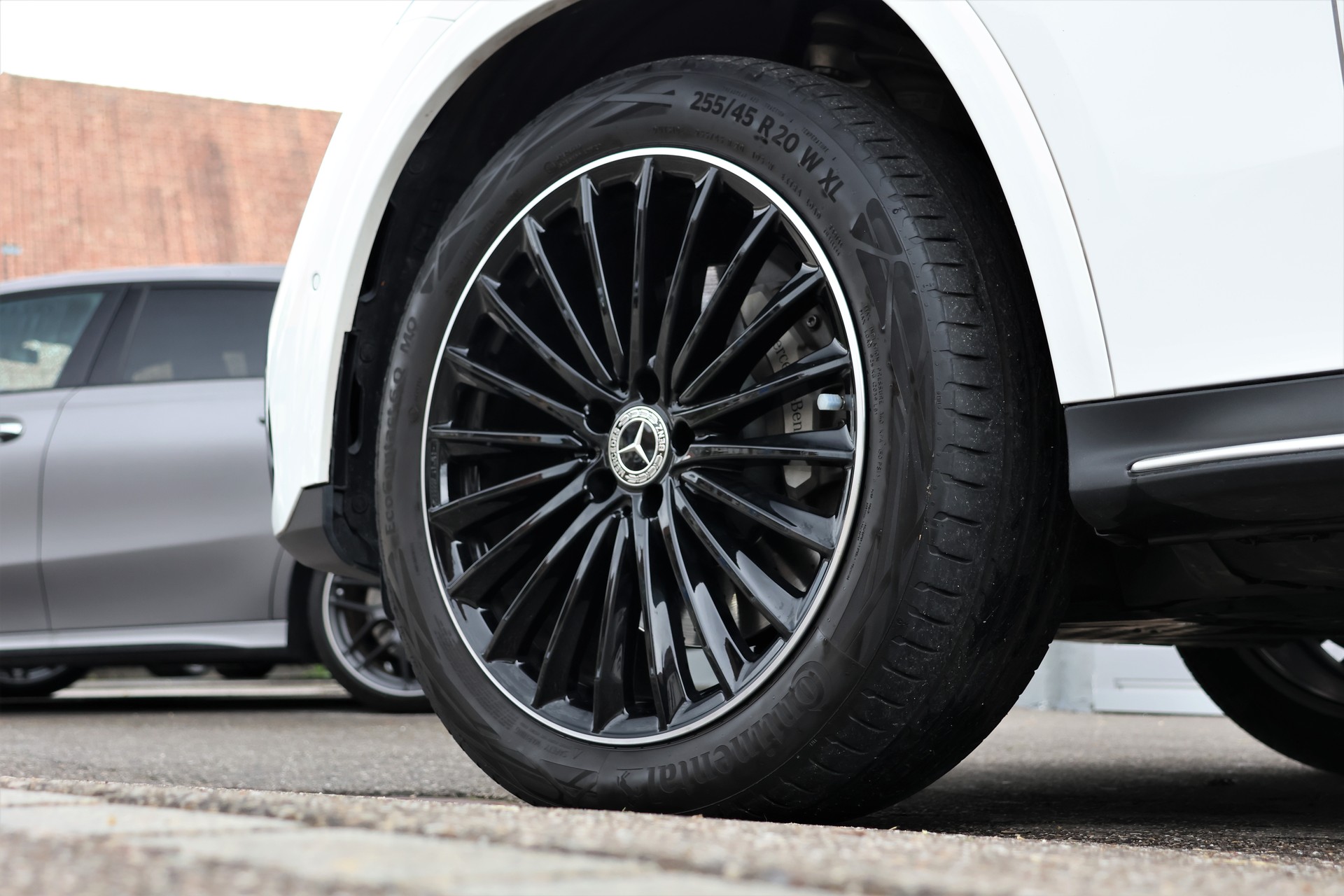 MERCEDES-BENZ GLC 300 4Matic AMG Line 9G-Tronic (CH) MSI+-image-8