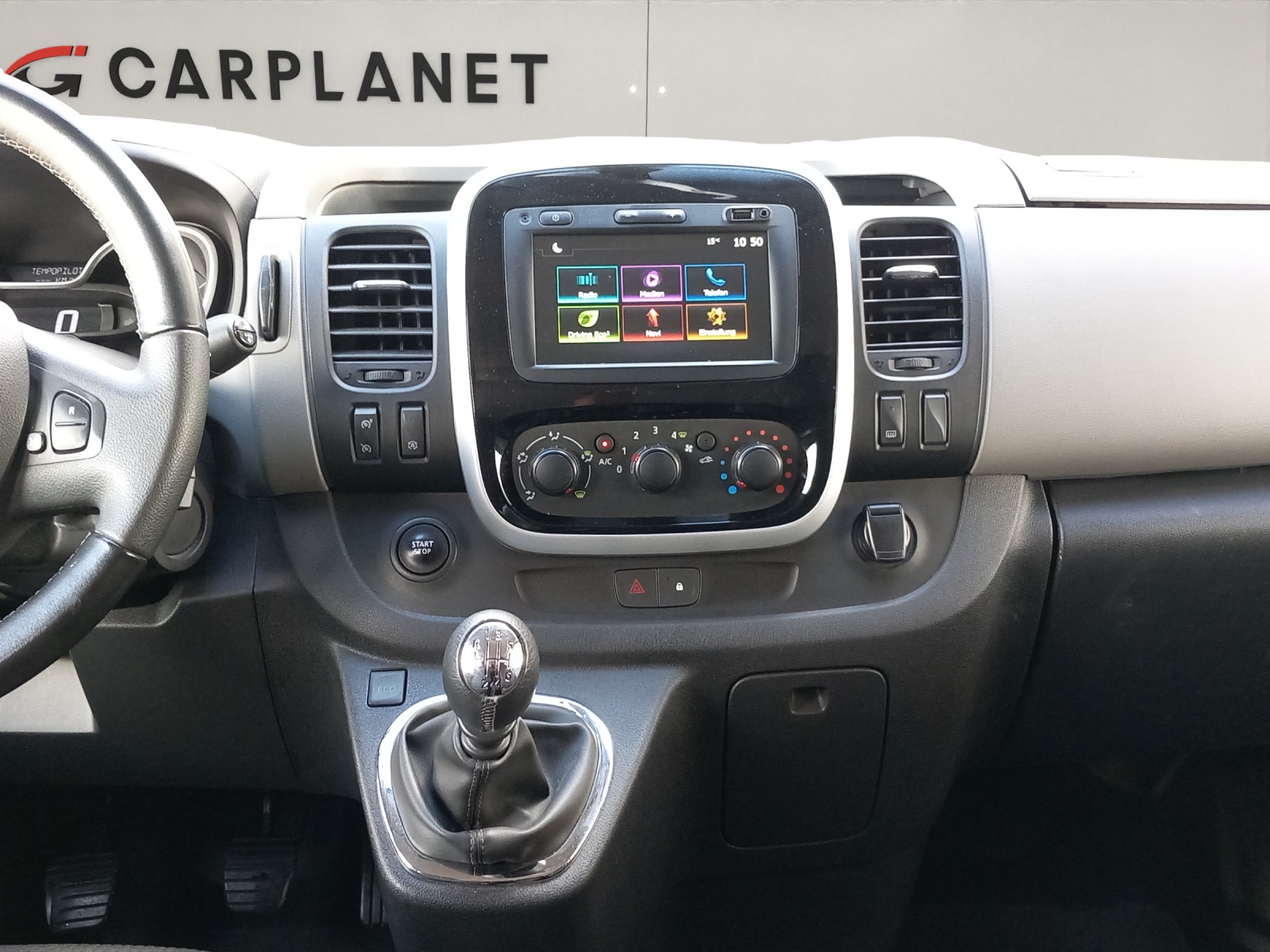 RENAULT Trafic Passenger 1.6 dCi Intens-image-8