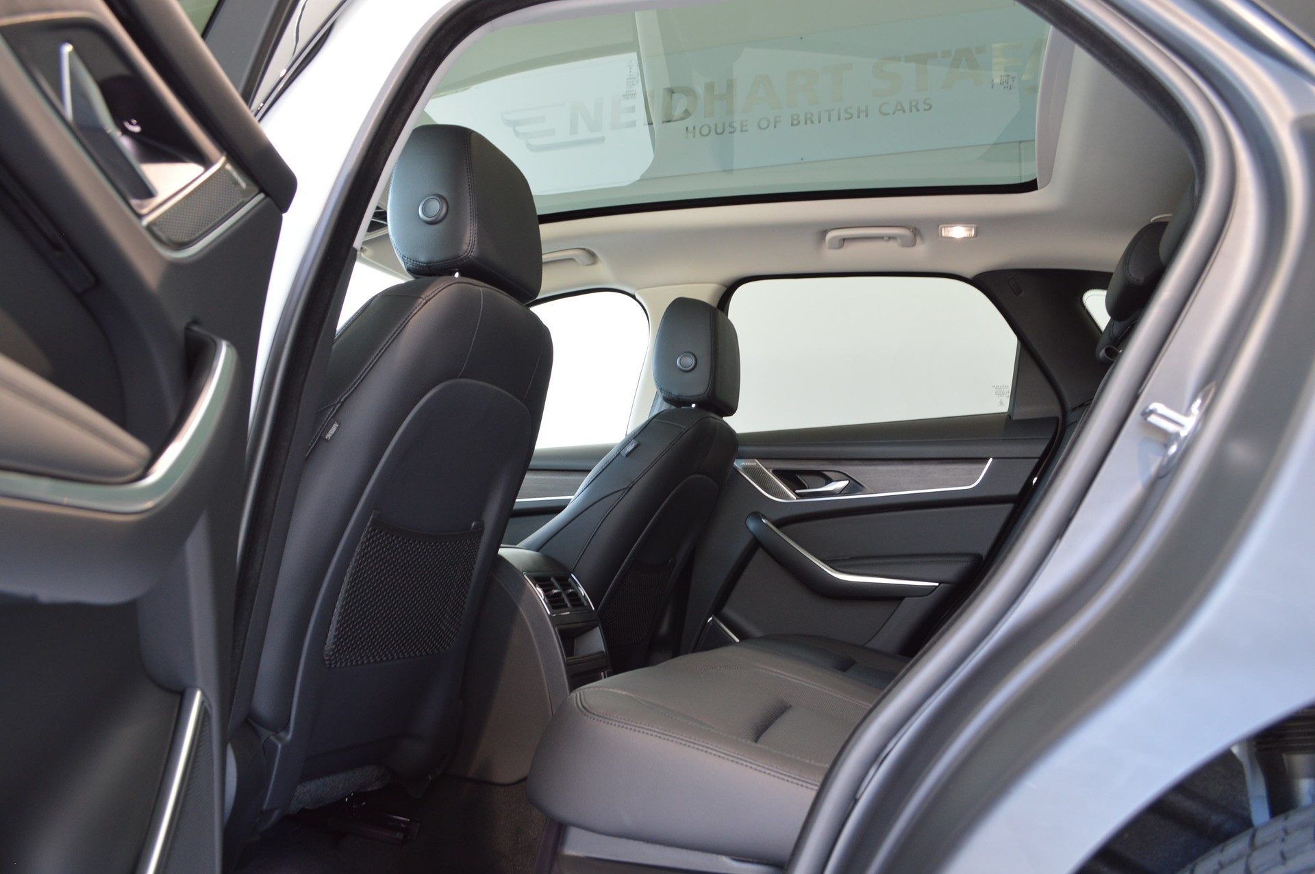 JAGUAR F-Pace 2.0 P250 SE AWD-image-7