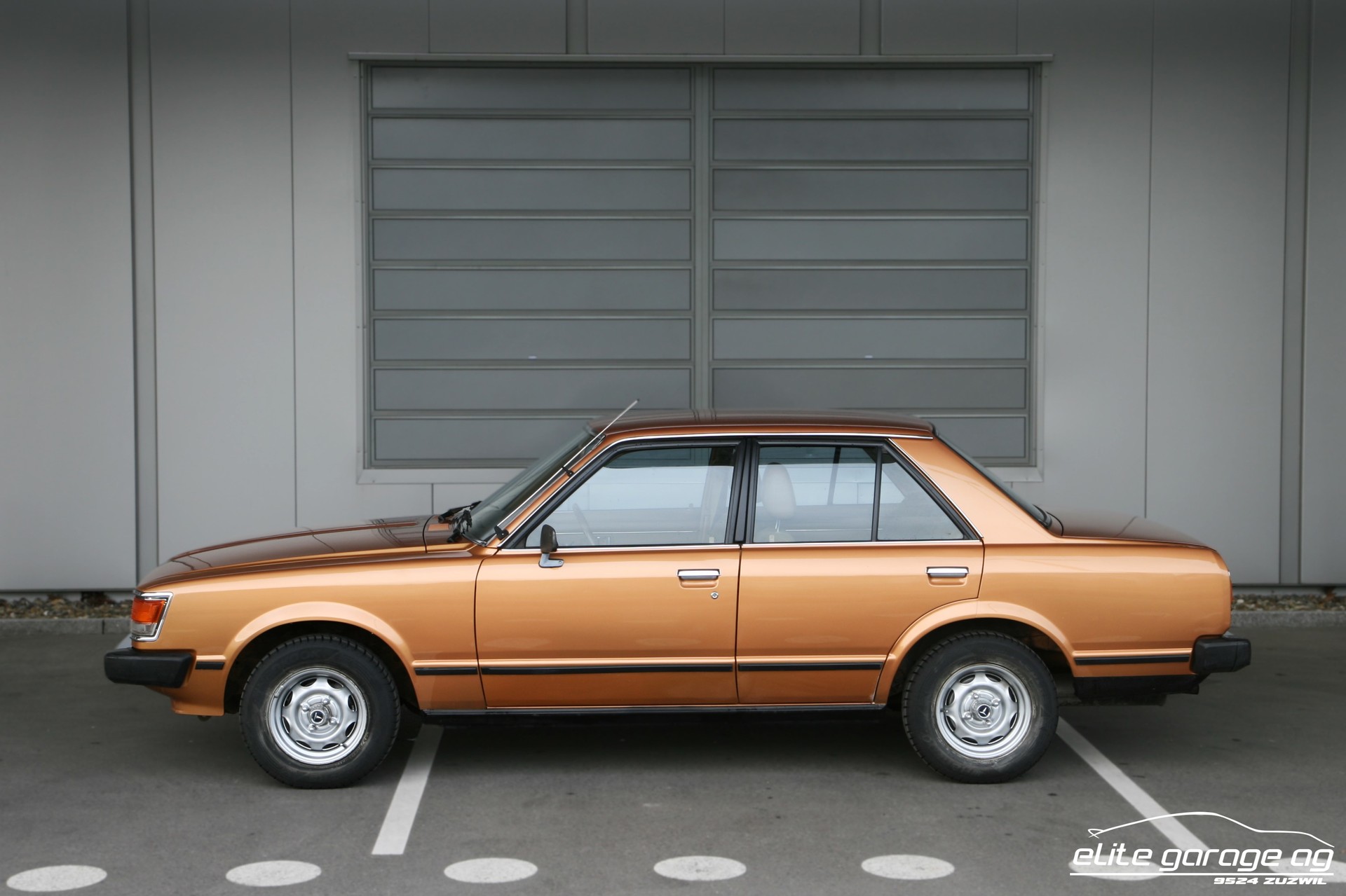 TOYOTA Carina 1600 DL-image-1