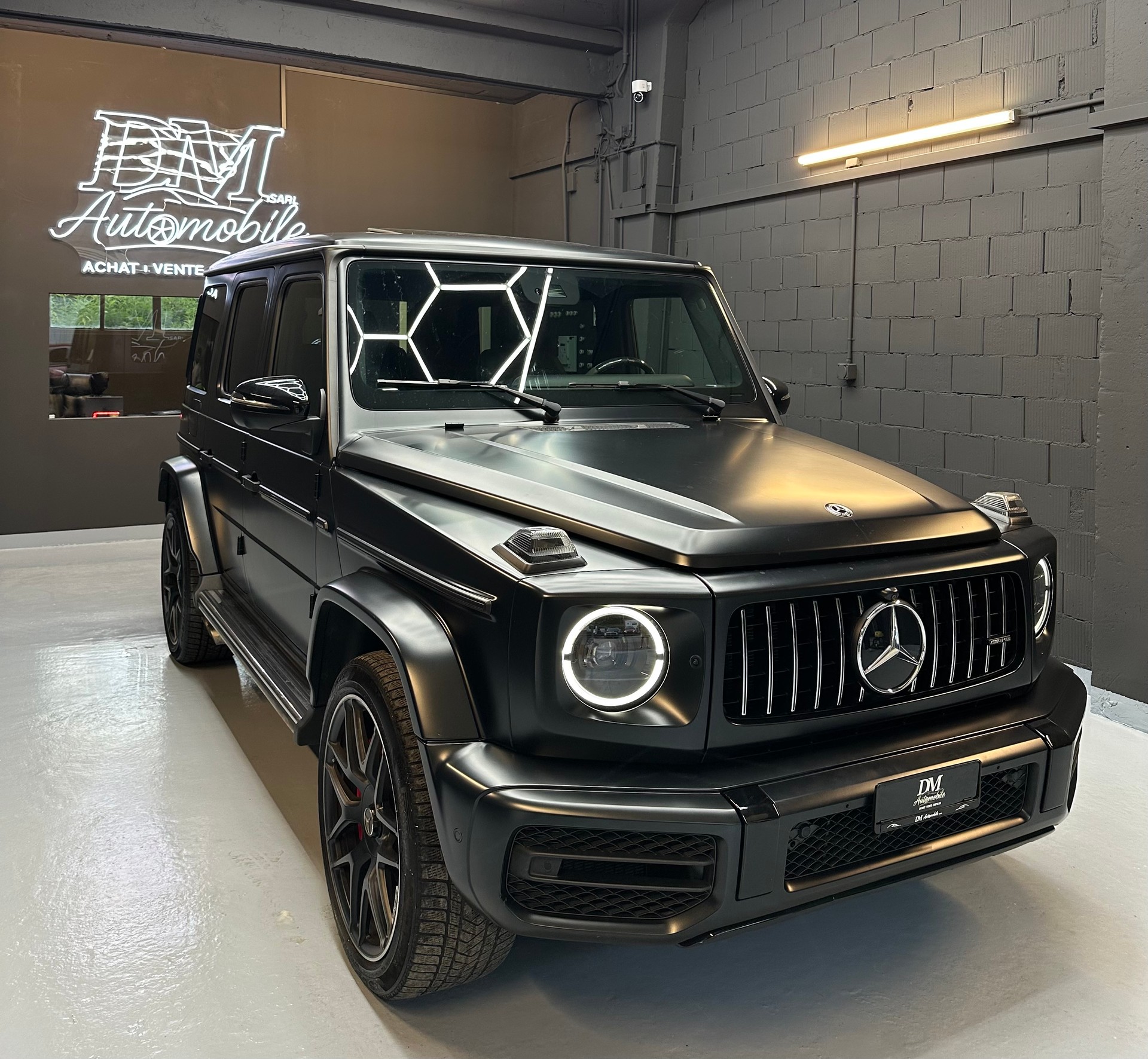 MERCEDES-BENZ G 63 AMG // Leasing dès 1’370.- // CH-AUTO🇨🇭&Service Gratuit // FULL CARBONE // CAPRISTO EXHAUST // Freins complets neufs !!-image-2