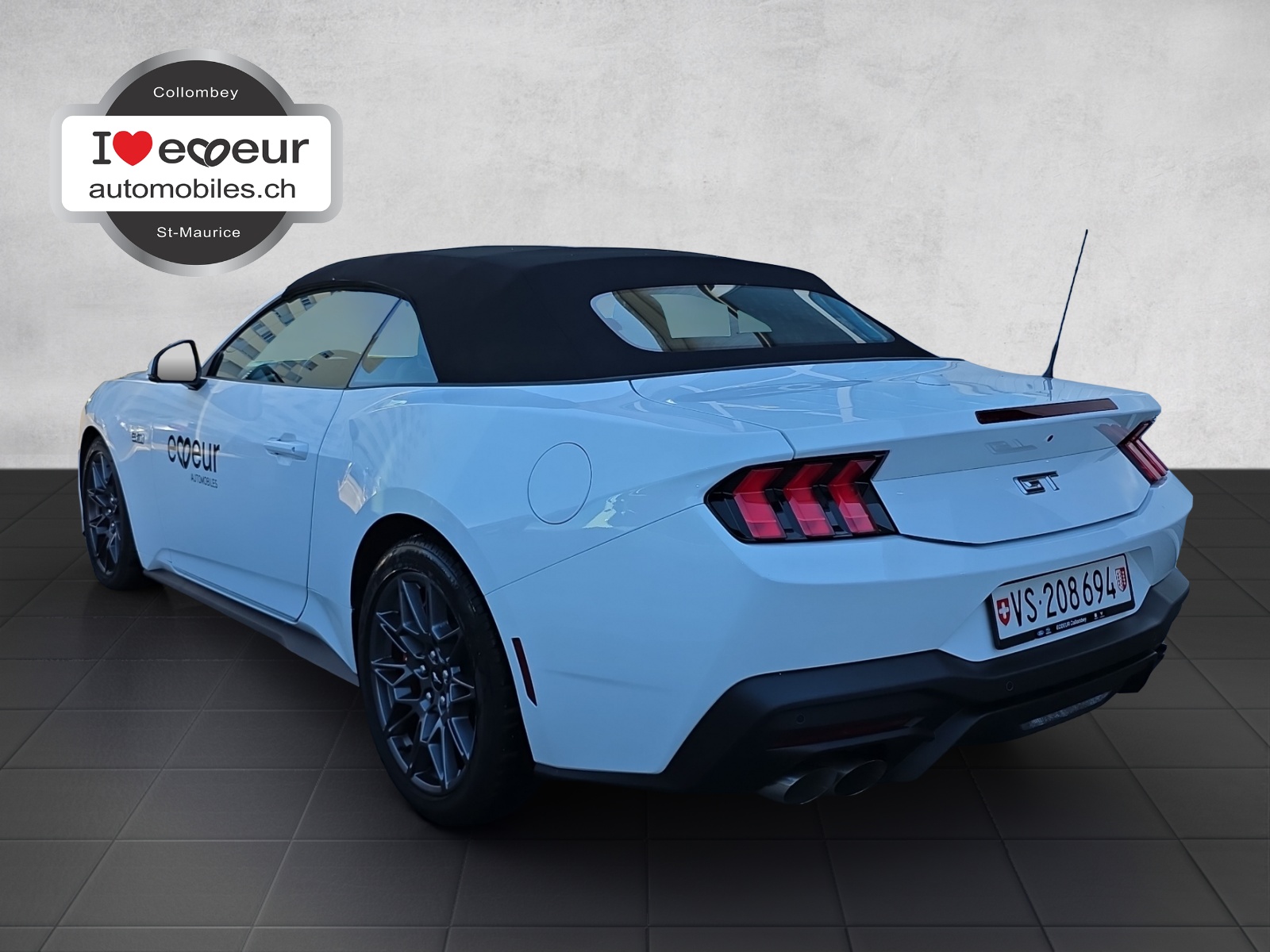 FORD Mustang Convertible 5.0 V8 GT-image-3