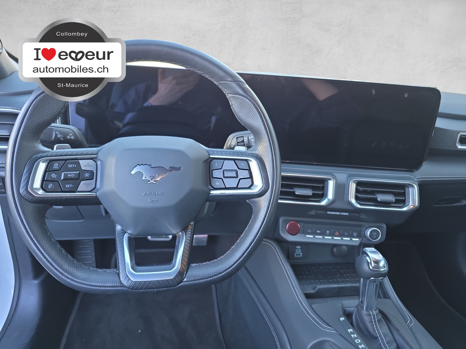 FORD Mustang Convertible 5.0 V8 GT-image-10
