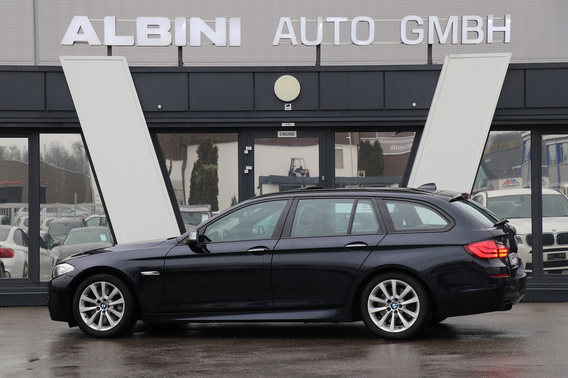 BMW M550d xDrive Touring Steptronic-showroom-element-3