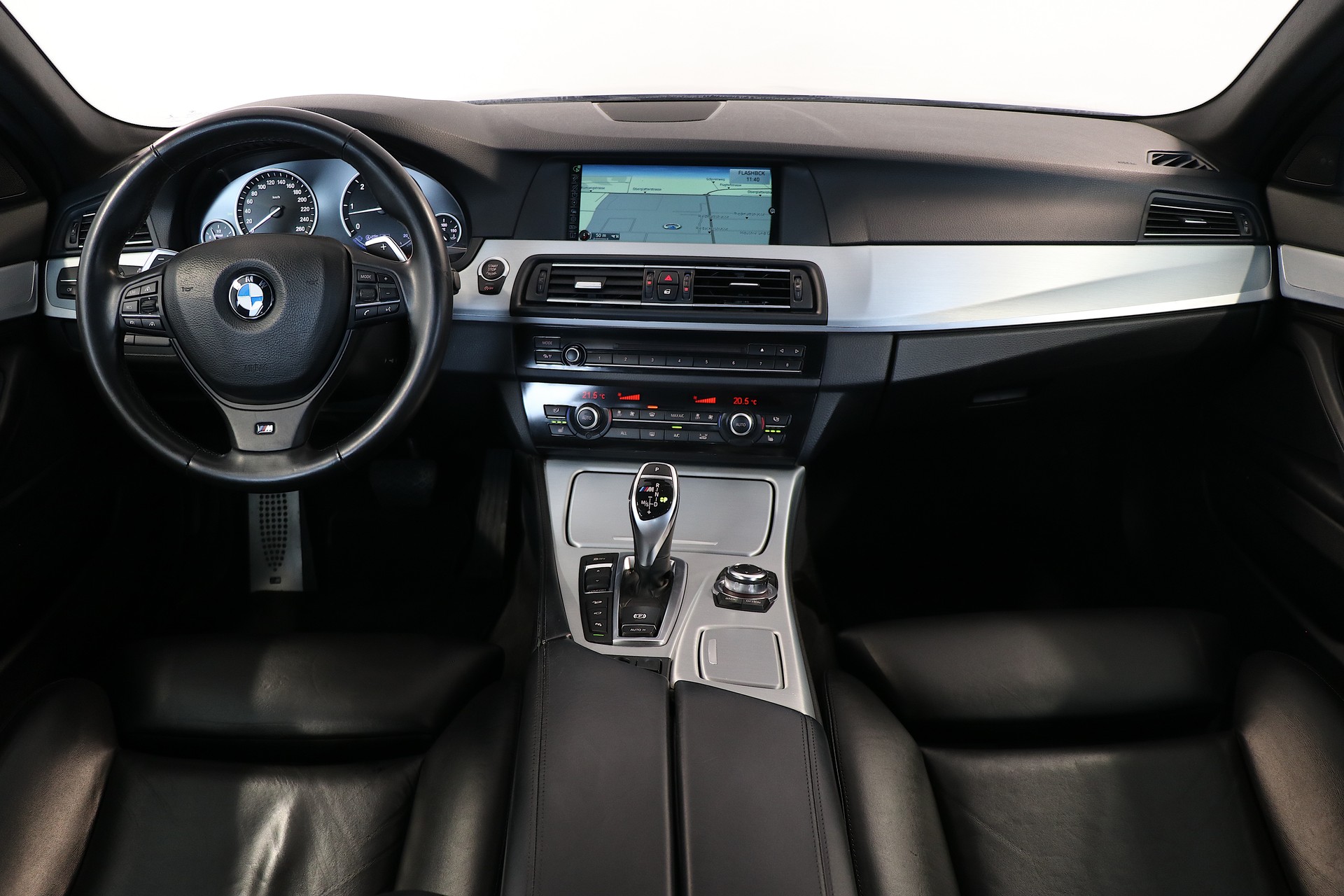 BMW M550d xDrive Touring Steptronic-image-9