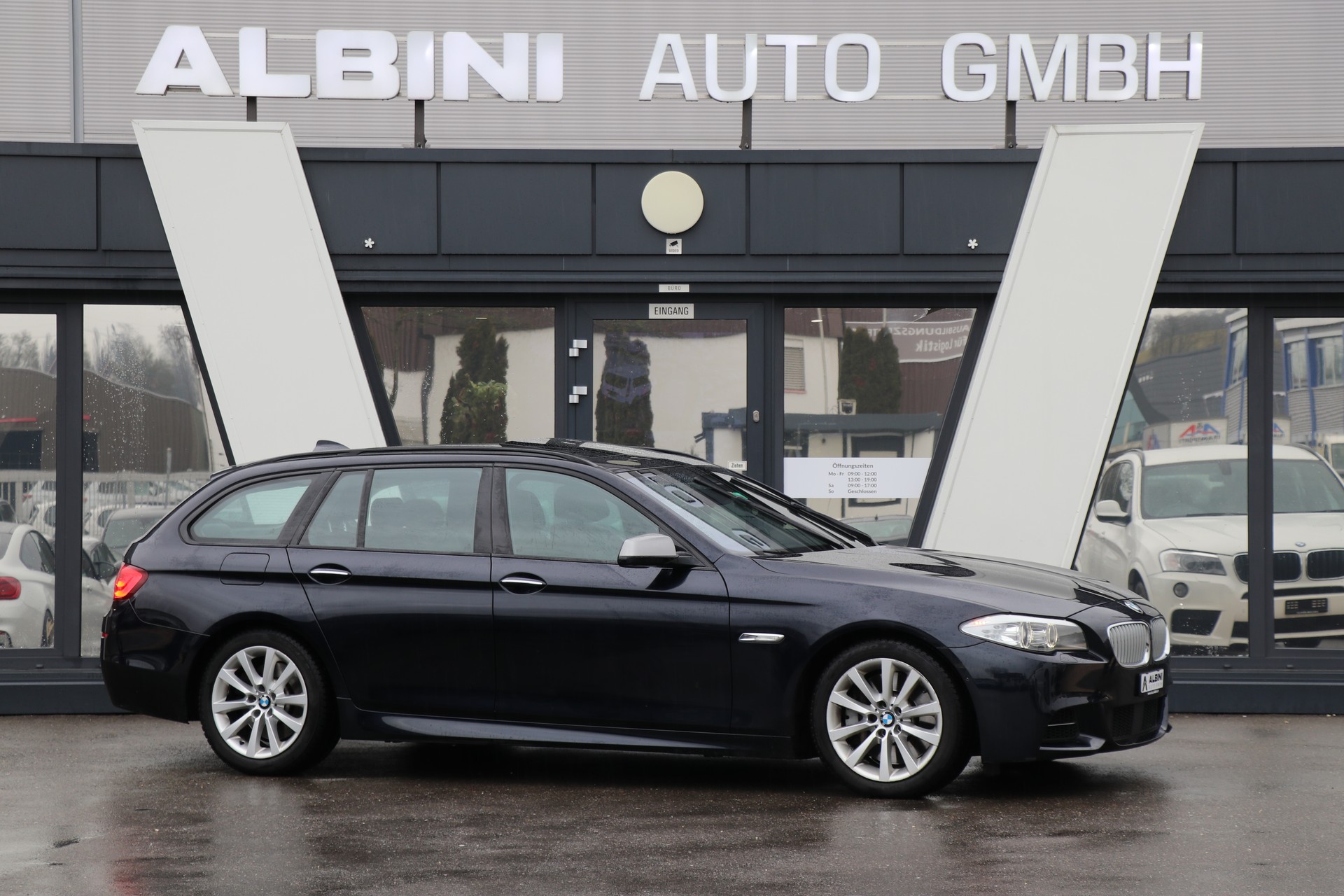 BMW M550d xDrive Touring Steptronic-showroom-element-1