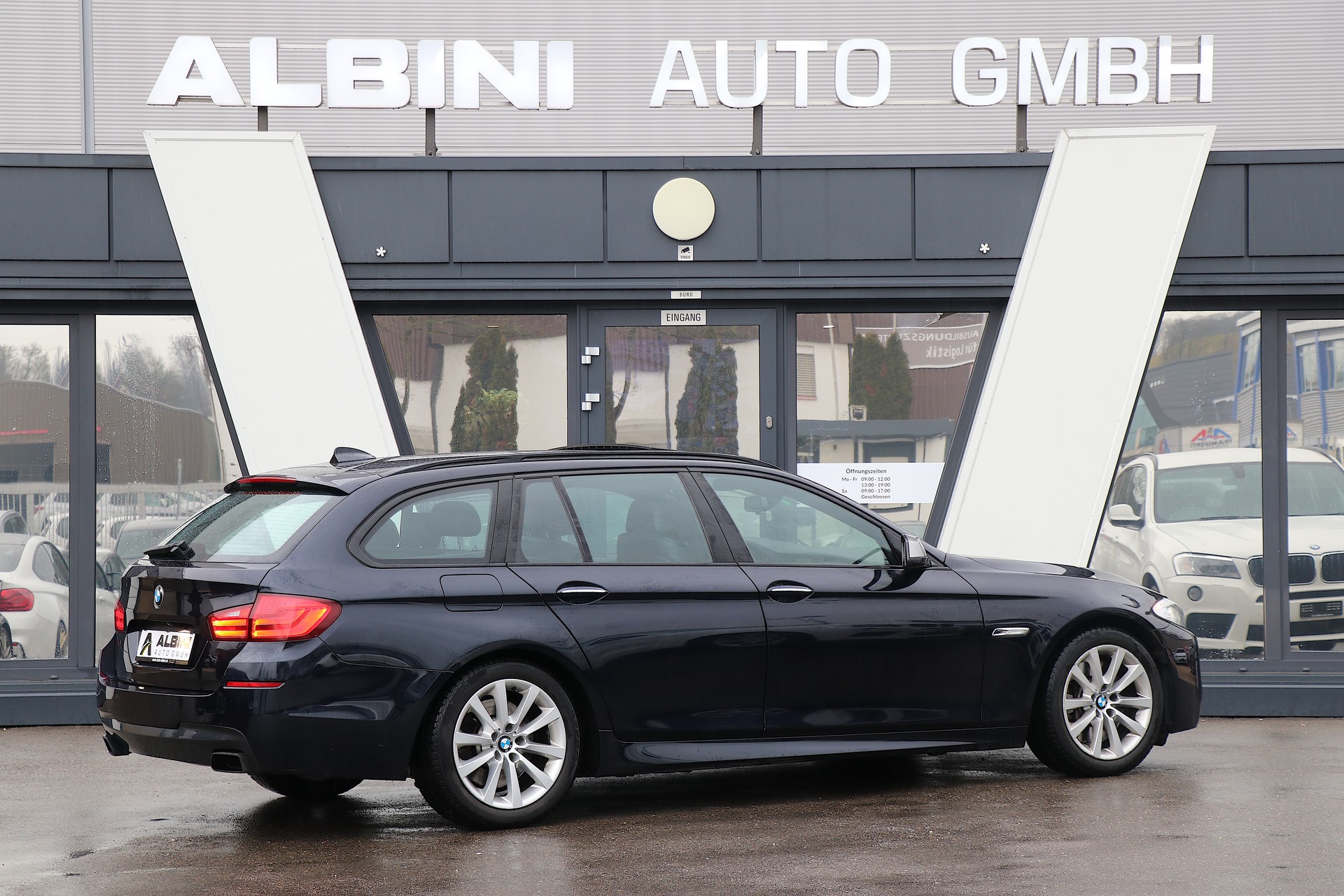 BMW M550d xDrive Touring Steptronic-showroom-element-2