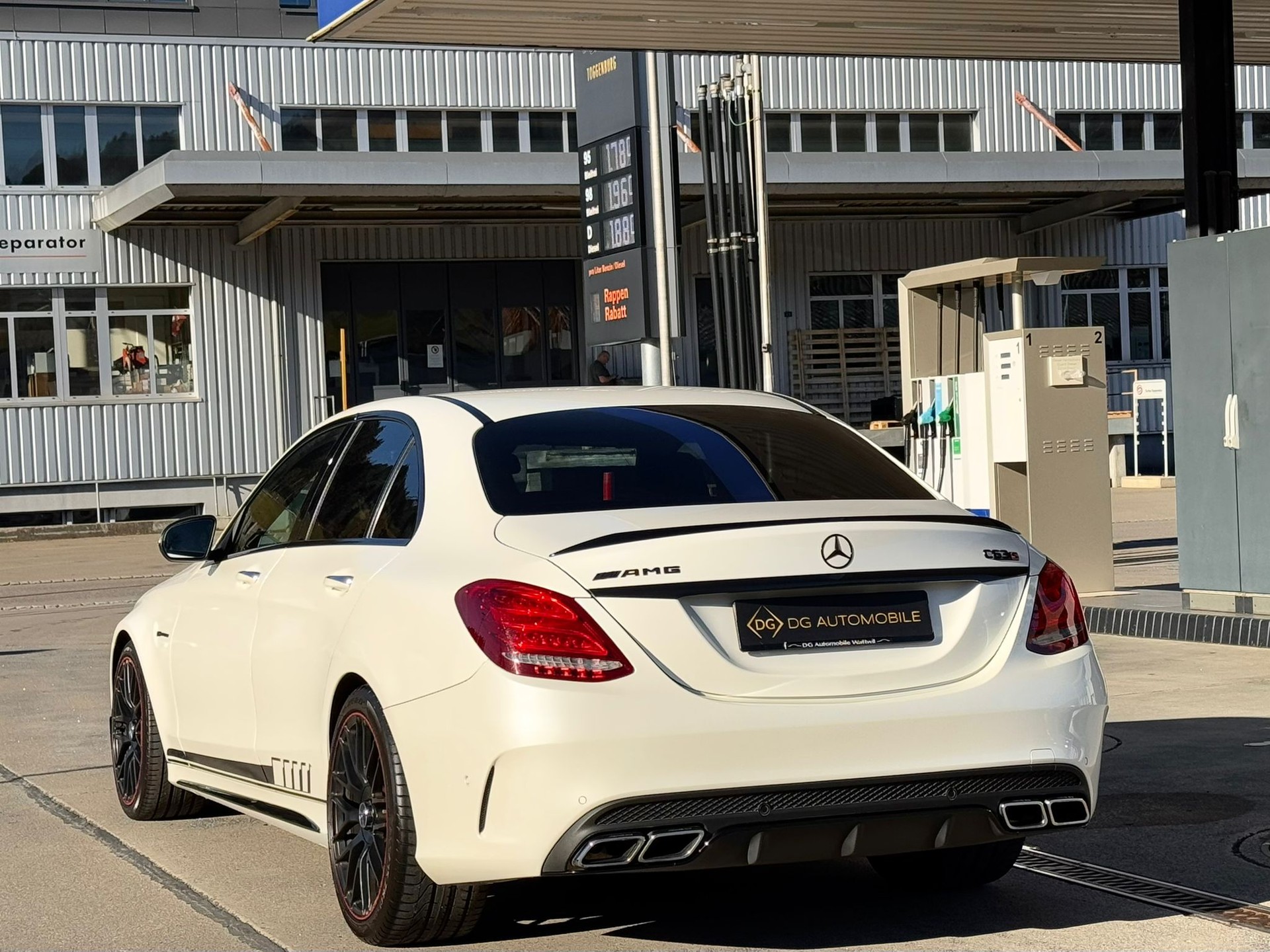 MERCEDES-BENZ C 63 S AMG Edition 1 Speedshift *Top Zustand**Top Ausstattung**Perlweiss*-image-4