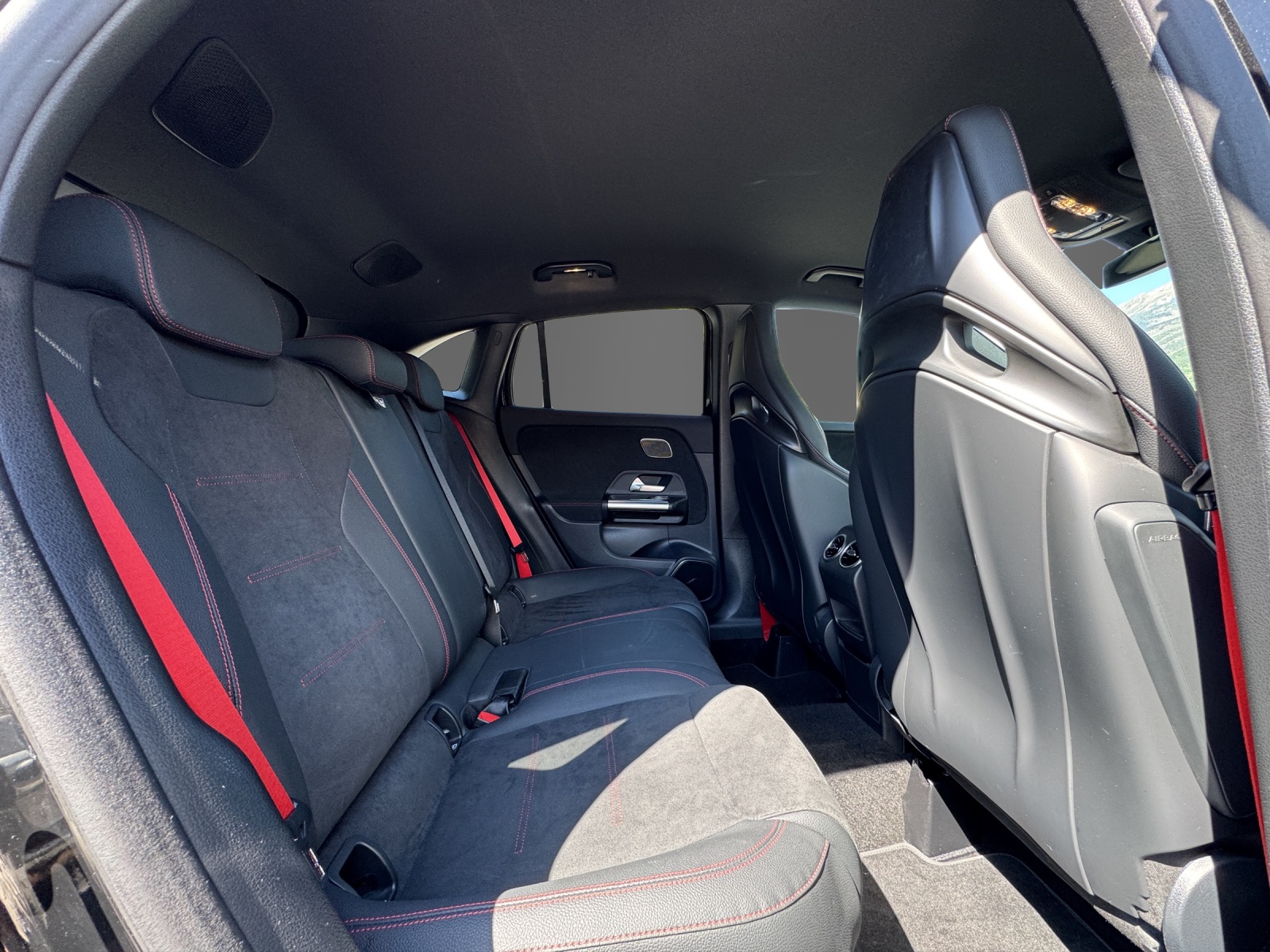 MERCEDES-BENZ GLA AMG 35 4Matic 8G-DCT-image-18