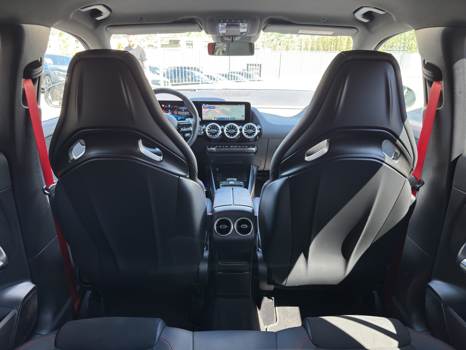 MERCEDES-BENZ GLA AMG 35 4Matic 8G-DCT-image-24