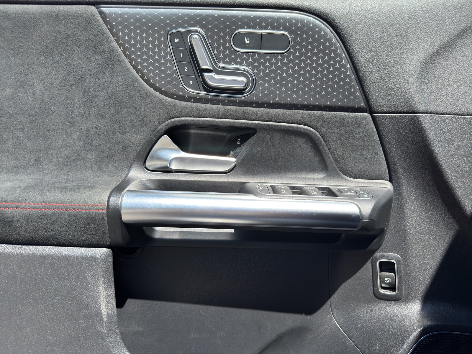 MERCEDES-BENZ GLA AMG 35 4Matic 8G-DCT-image-11