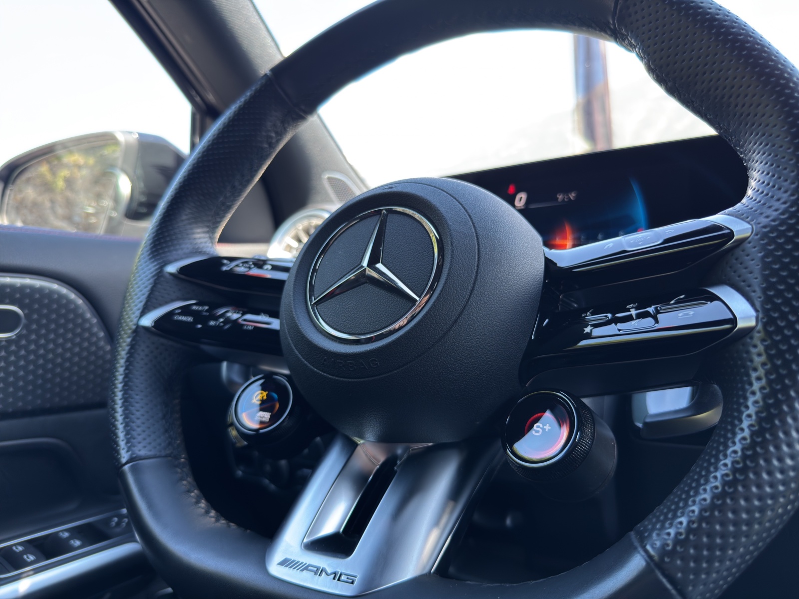 MERCEDES-BENZ GLA AMG 35 4Matic 8G-DCT-image-25