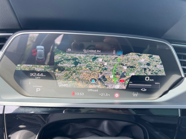 AUDI e-tron 55 S Line quattro-image-13