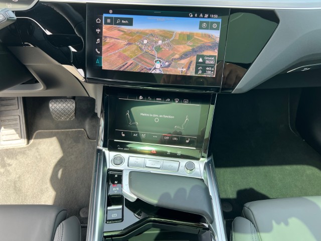 AUDI e-tron 55 S Line quattro-image-14