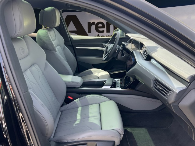 AUDI e-tron 55 S Line quattro-image-16