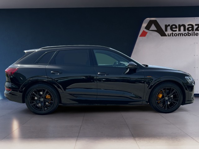 AUDI e-tron 55 S Line quattro-image-5