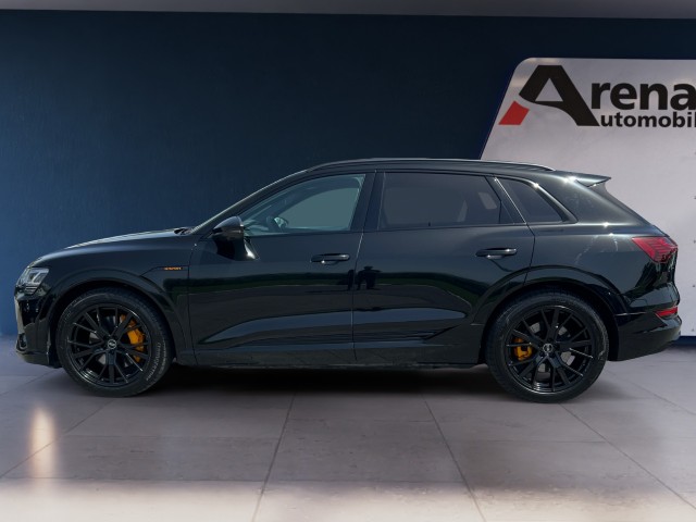 AUDI e-tron 55 S Line quattro-showroom-element-1