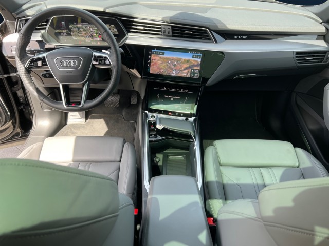 AUDI e-tron 55 S Line quattro-image-11
