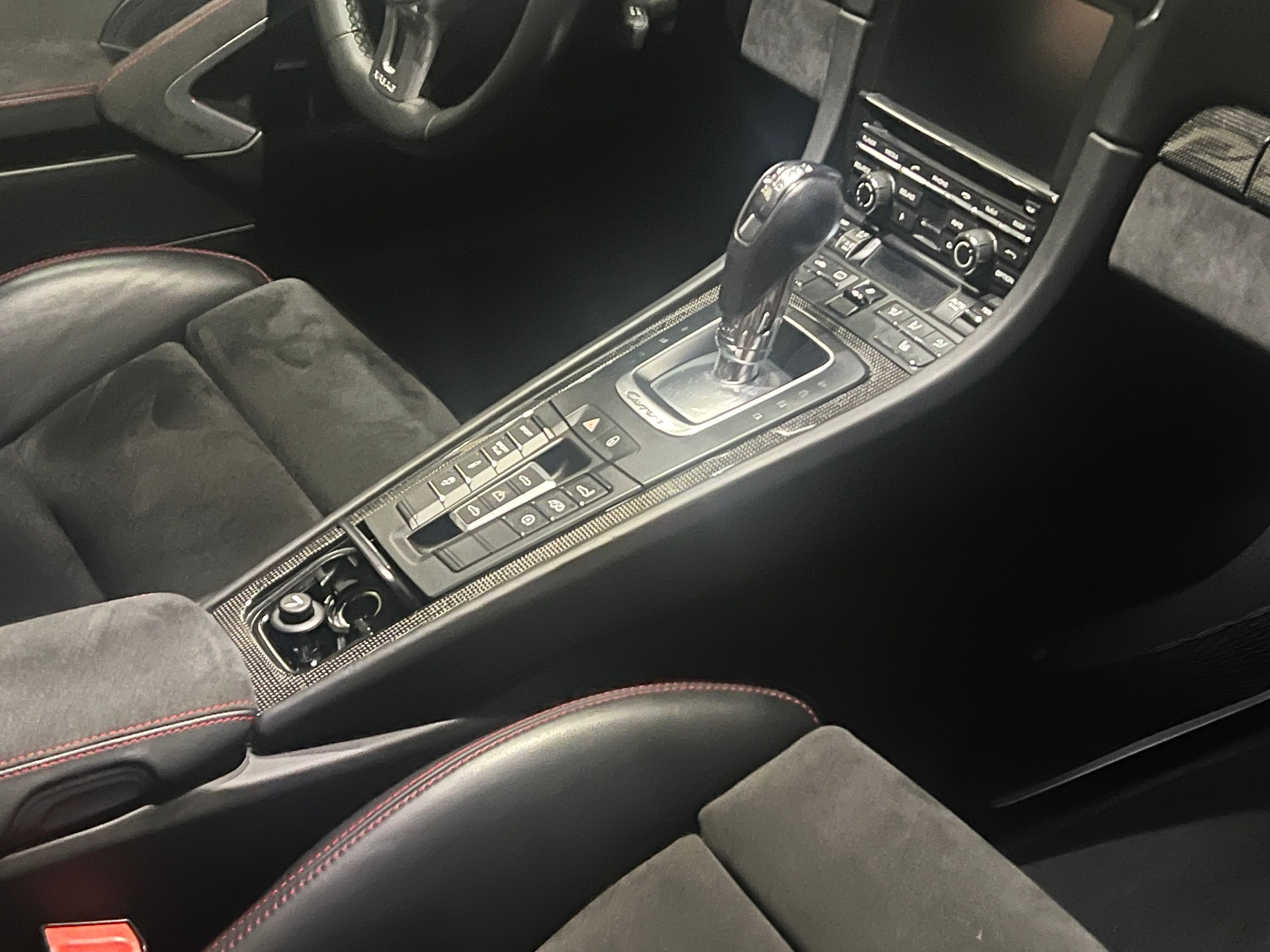 PORSCHE 911 Carrera 4 GTS Cabrio-image-8