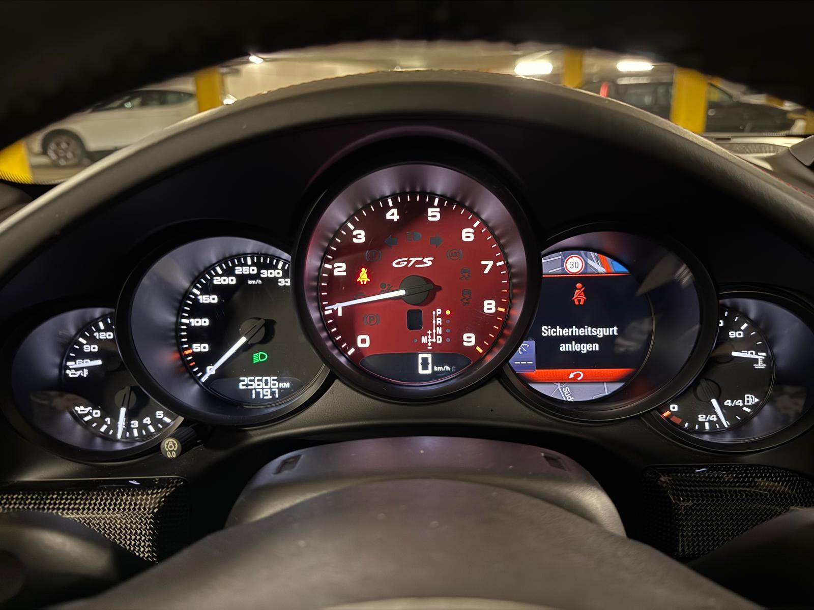 PORSCHE 911 Carrera 4 GTS Cabrio-image-5