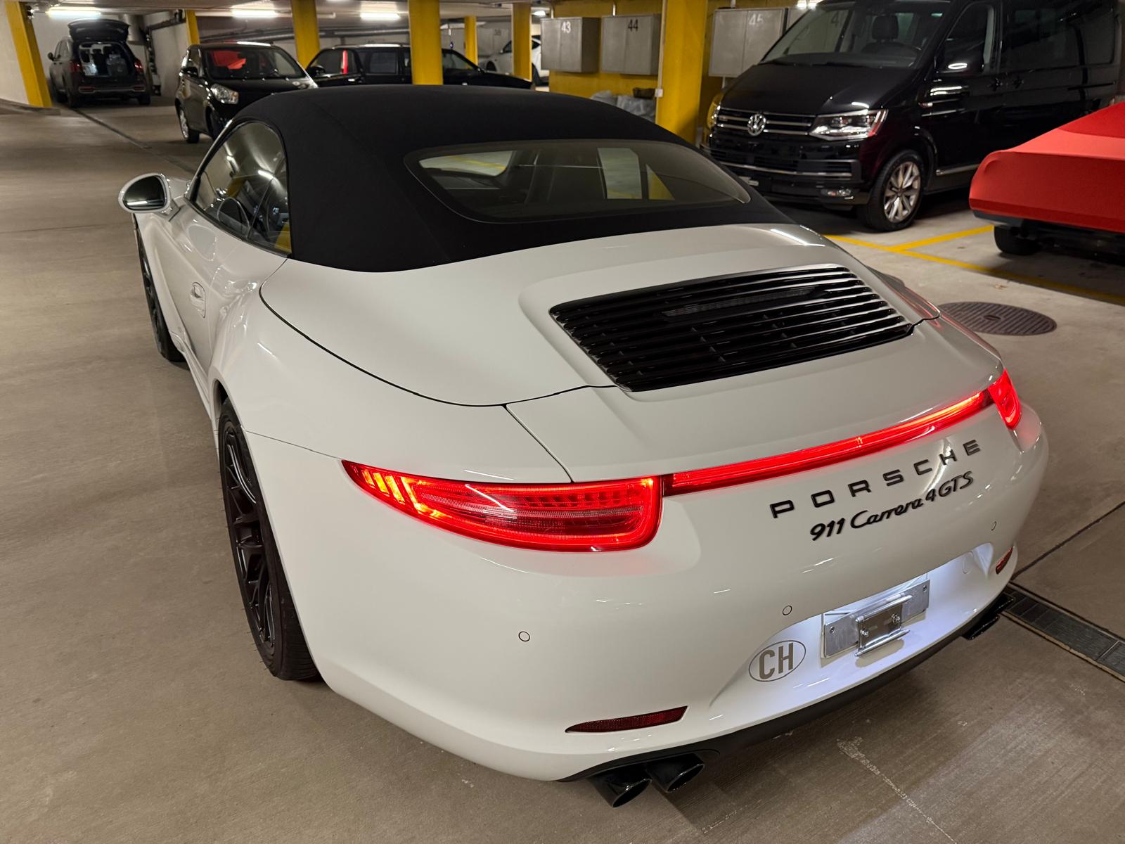 PORSCHE 911 Carrera 4 GTS Cabrio-image-12