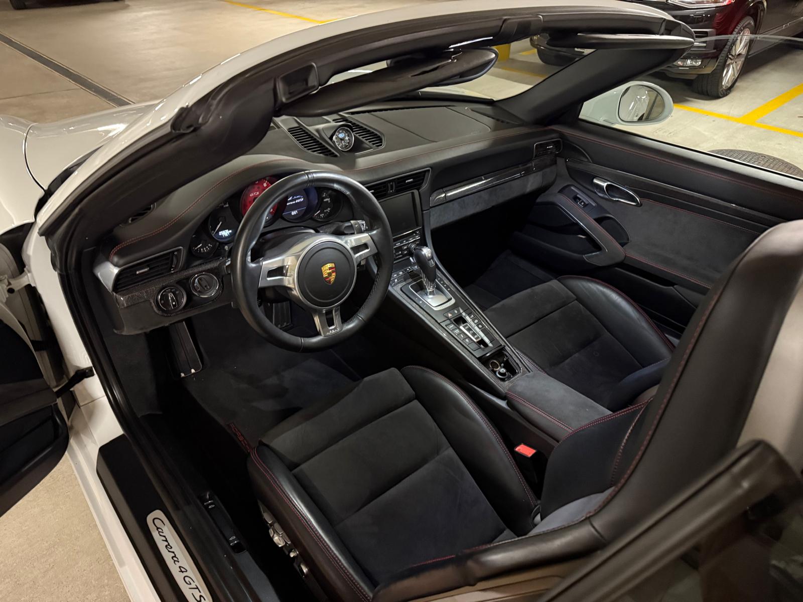 PORSCHE 911 Carrera 4 GTS Cabrio-image-6