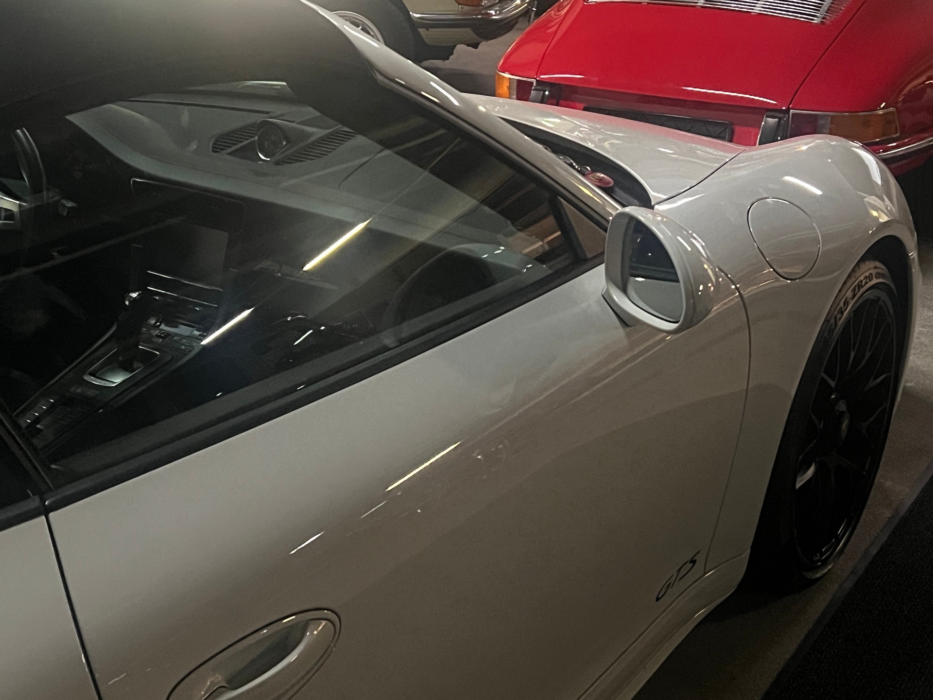 PORSCHE 911 Carrera 4 GTS Cabrio-image-9