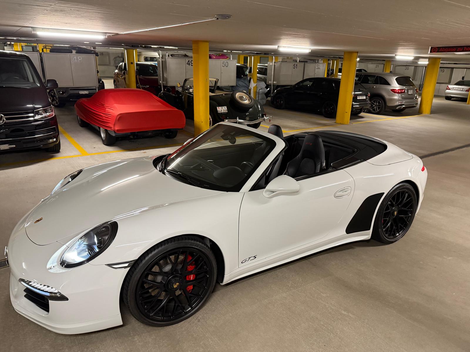 PORSCHE 911 Carrera 4 GTS Cabrio-image-4