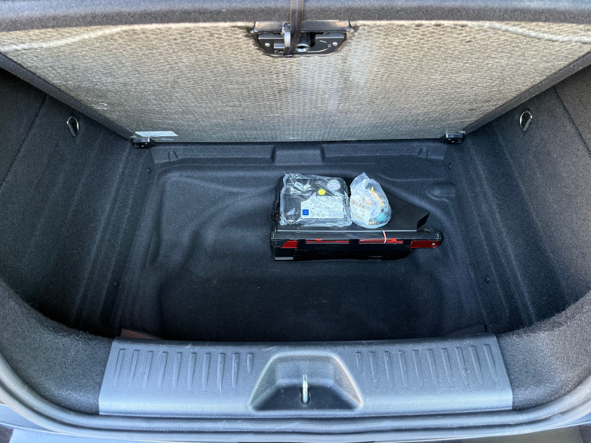 MERCEDES-BENZ A 250 Sport-image-6