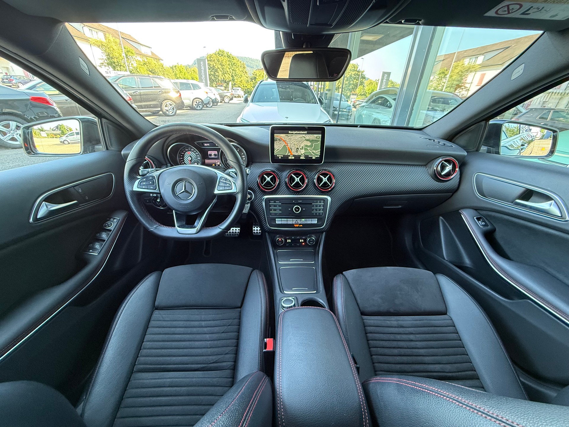 MERCEDES-BENZ A 250 Sport-image-18