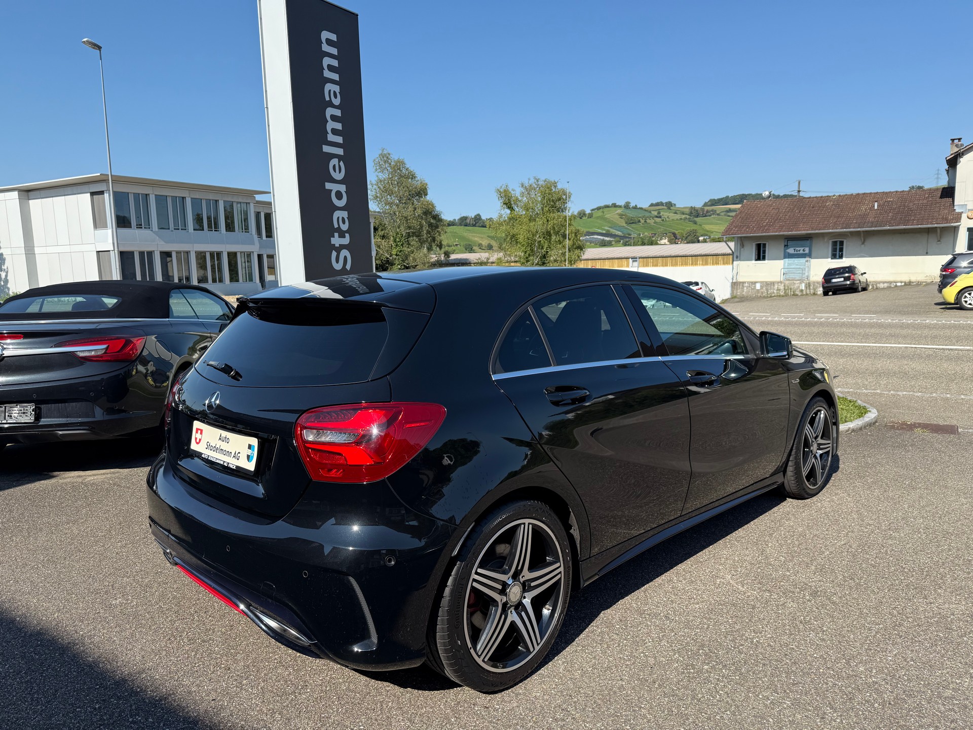 MERCEDES-BENZ A 250 Sport-showroom-element-3