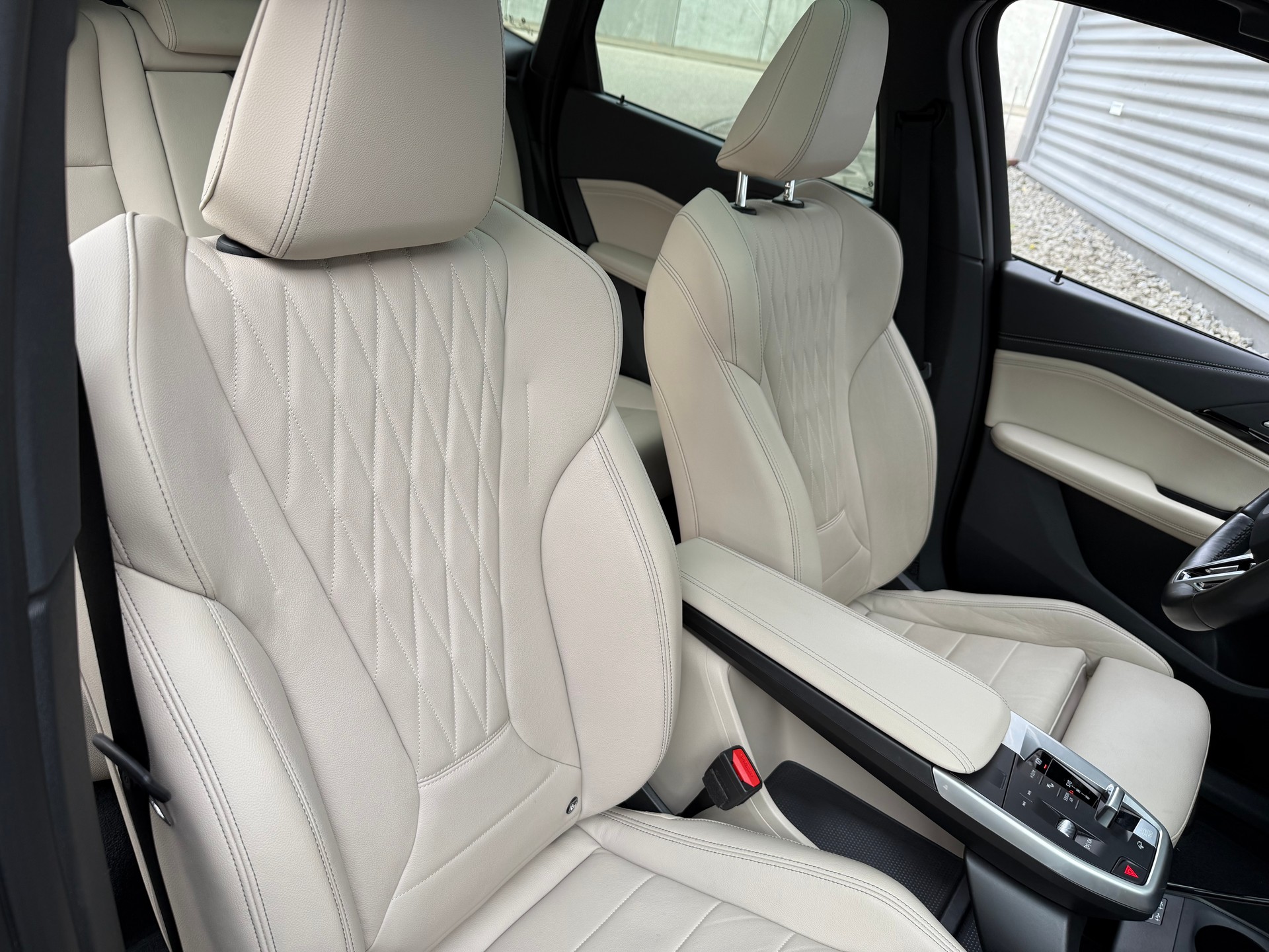 BMW 230e xDrive Active Tourer M Sport-image-6