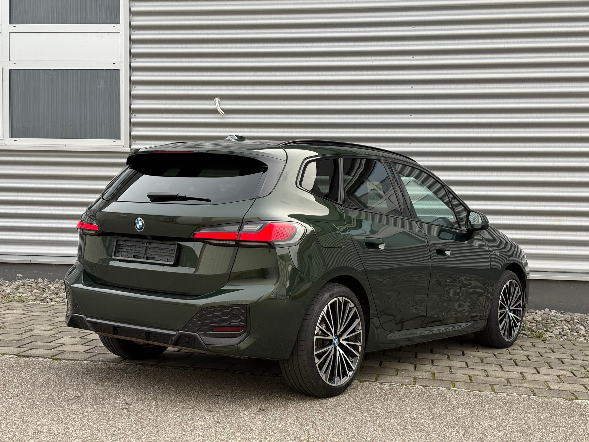 BMW 230e xDrive Active Tourer M Sport-showroom-element-3