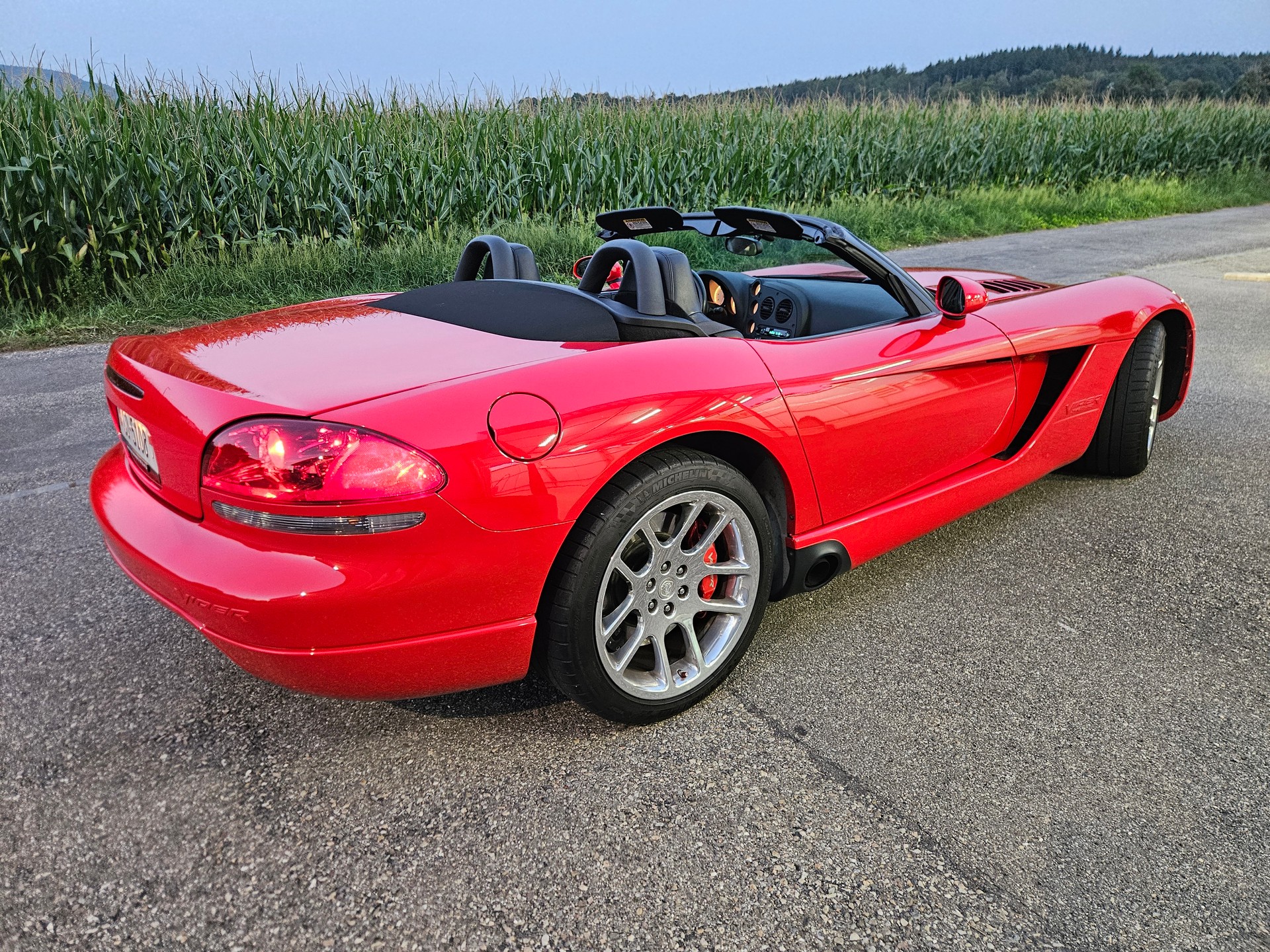 DODGE Viper SRT-10-image-2