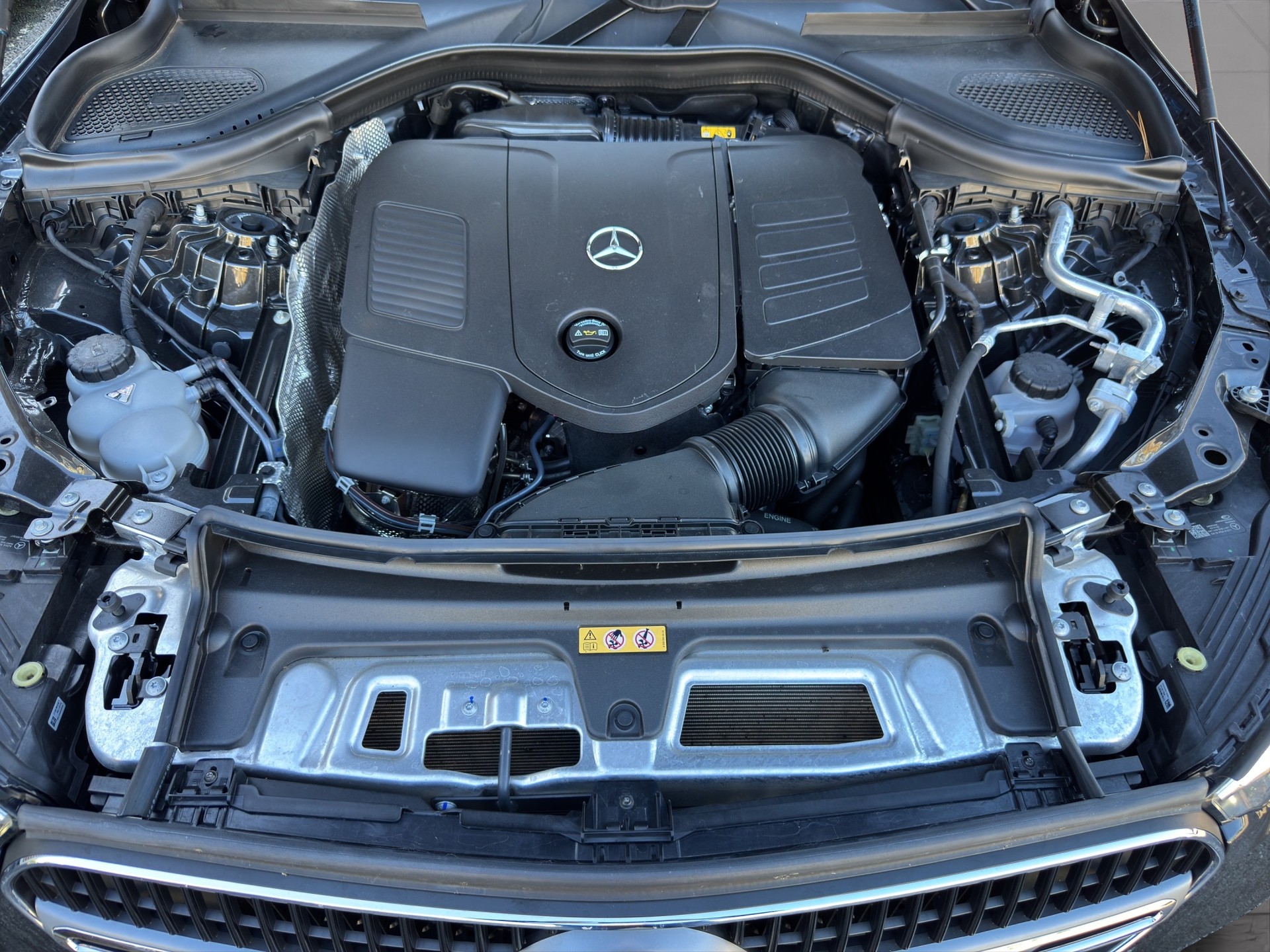 MERCEDES-BENZ GLC 200 4Matic 9G-Tronic-image-17