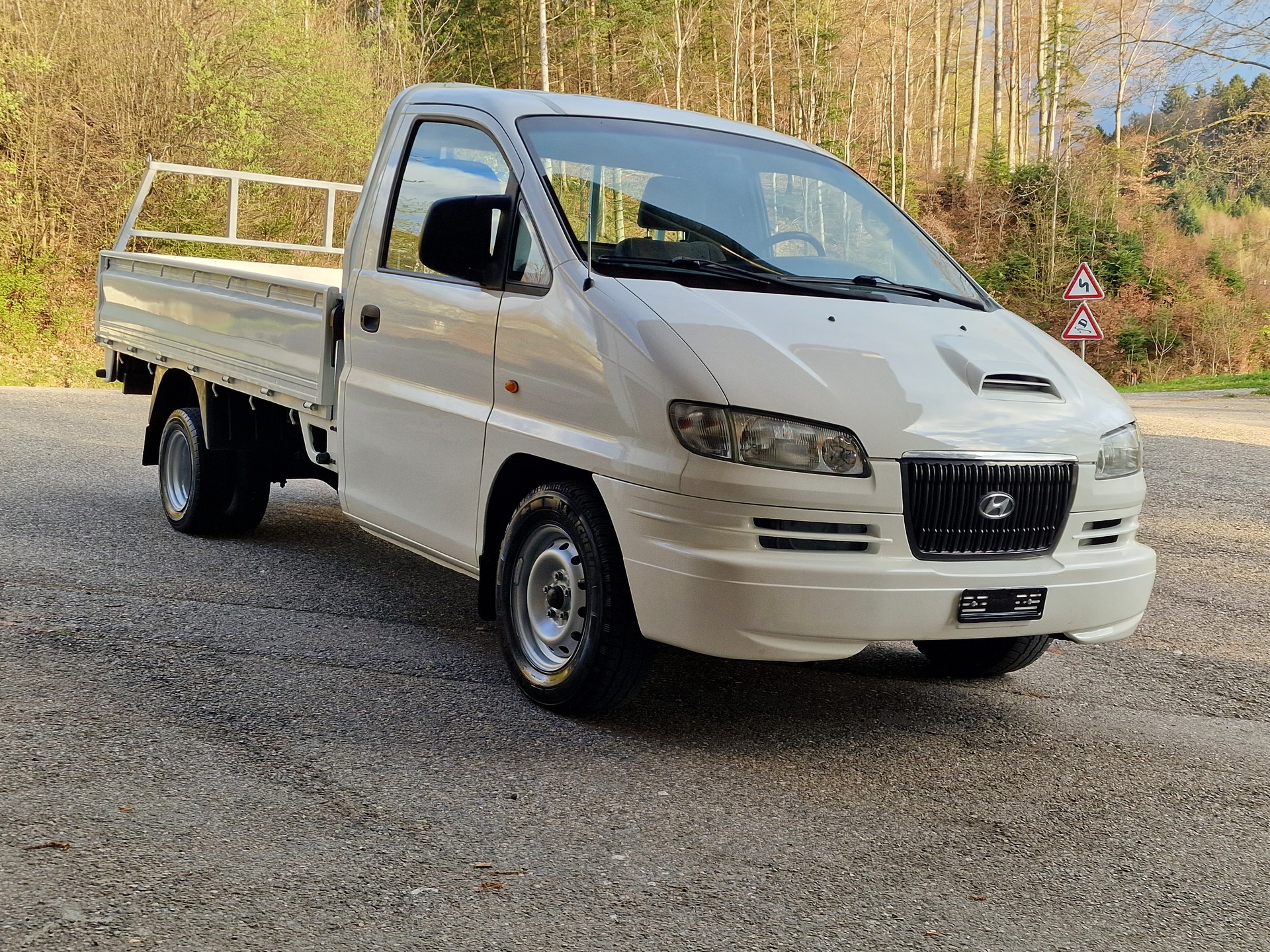 HYUNDAI H-1 Camionnette 2.5TDI-image-1