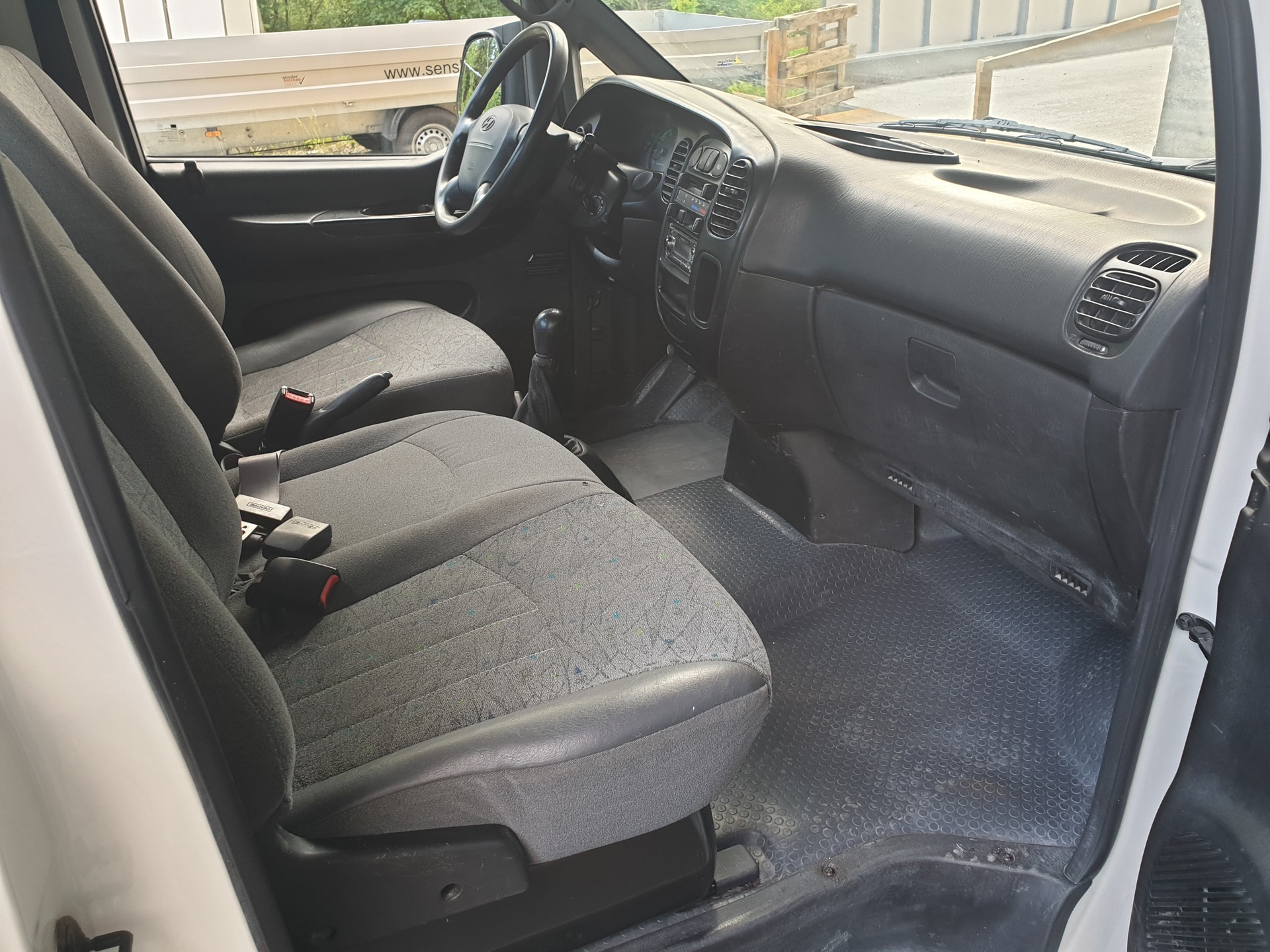 HYUNDAI H-1 Camionnette 2.5TDI-image-7