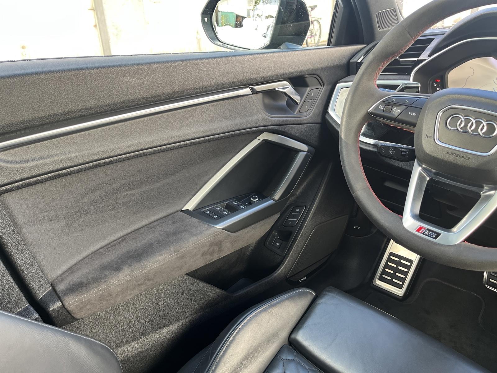 AUDI RS Q3 Sportback 2.5 TFSI quattro S-Tronic-image-11