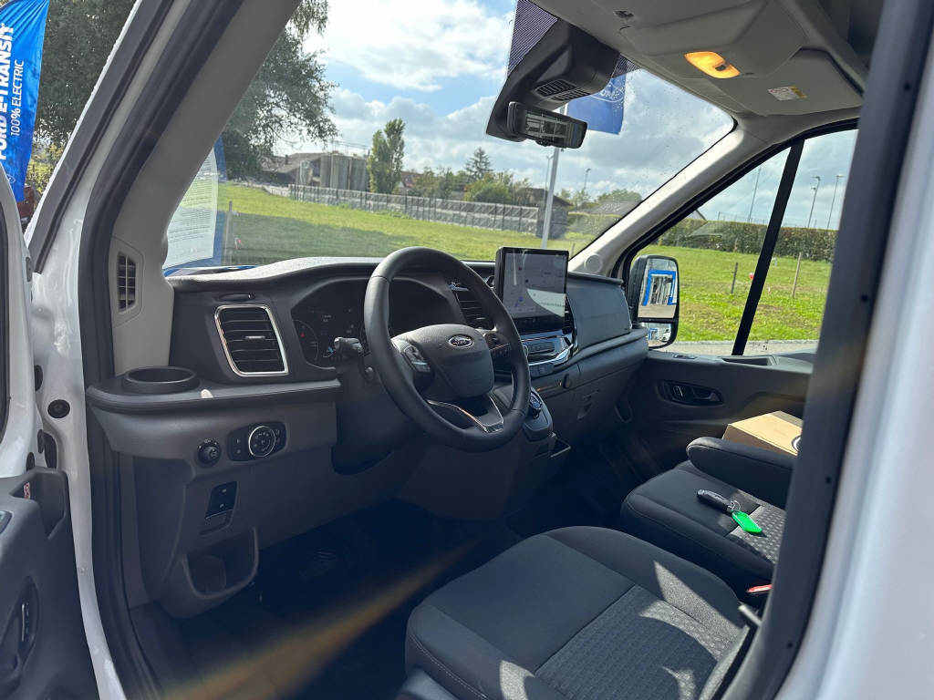 FORD E-Transit Van 350 L2 Trend RWD 68kWh-image-5