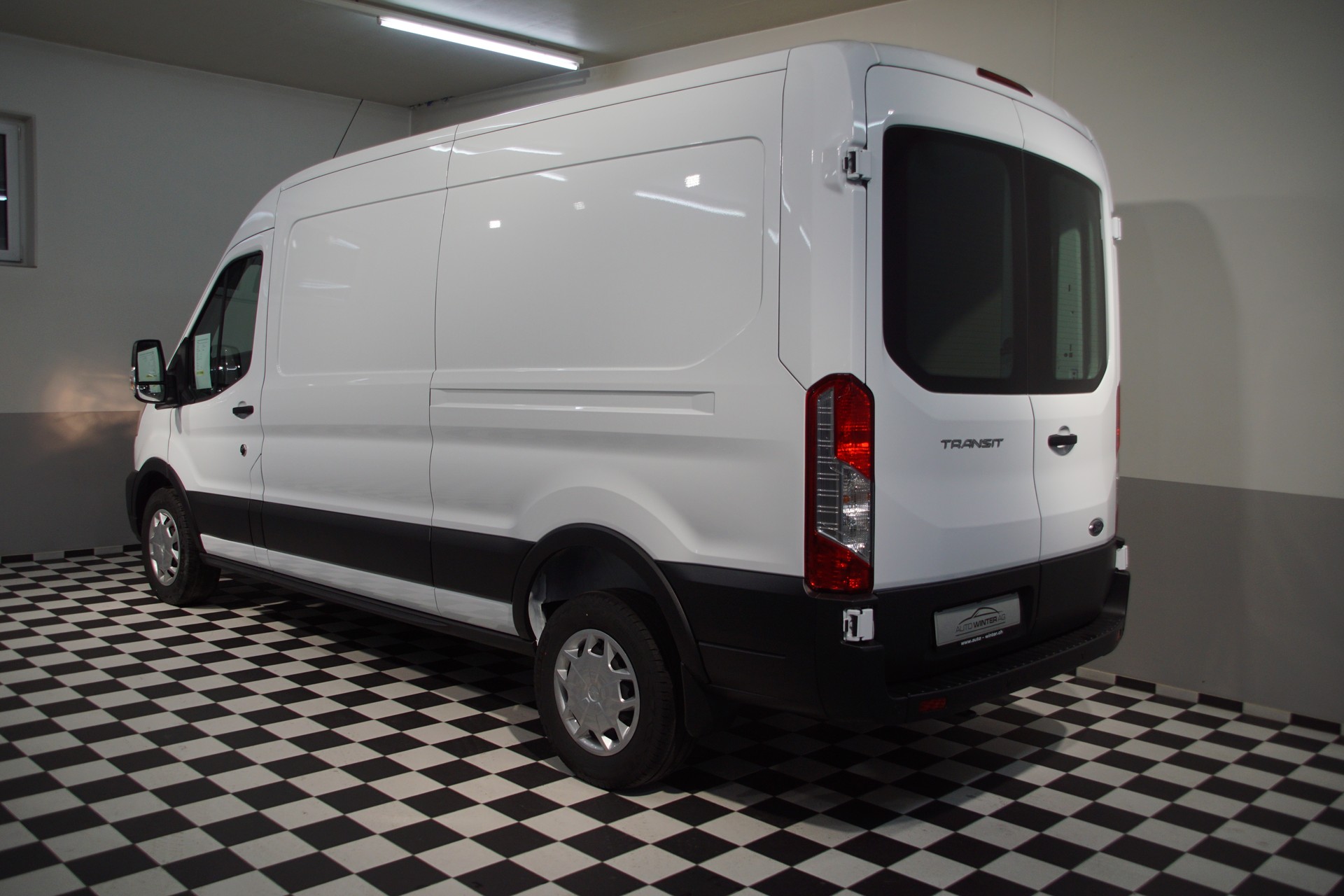 FORD Transit Van 350 L3 Trend 2.0 TDCi 130 FWD A-image-5