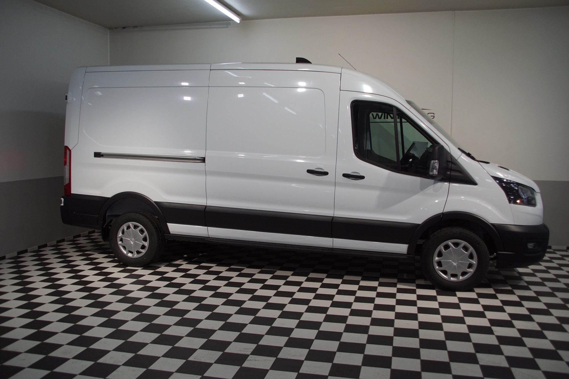 FORD Transit Van 350 L3 Trend 2.0 TDCi 130 FWD A-image-4